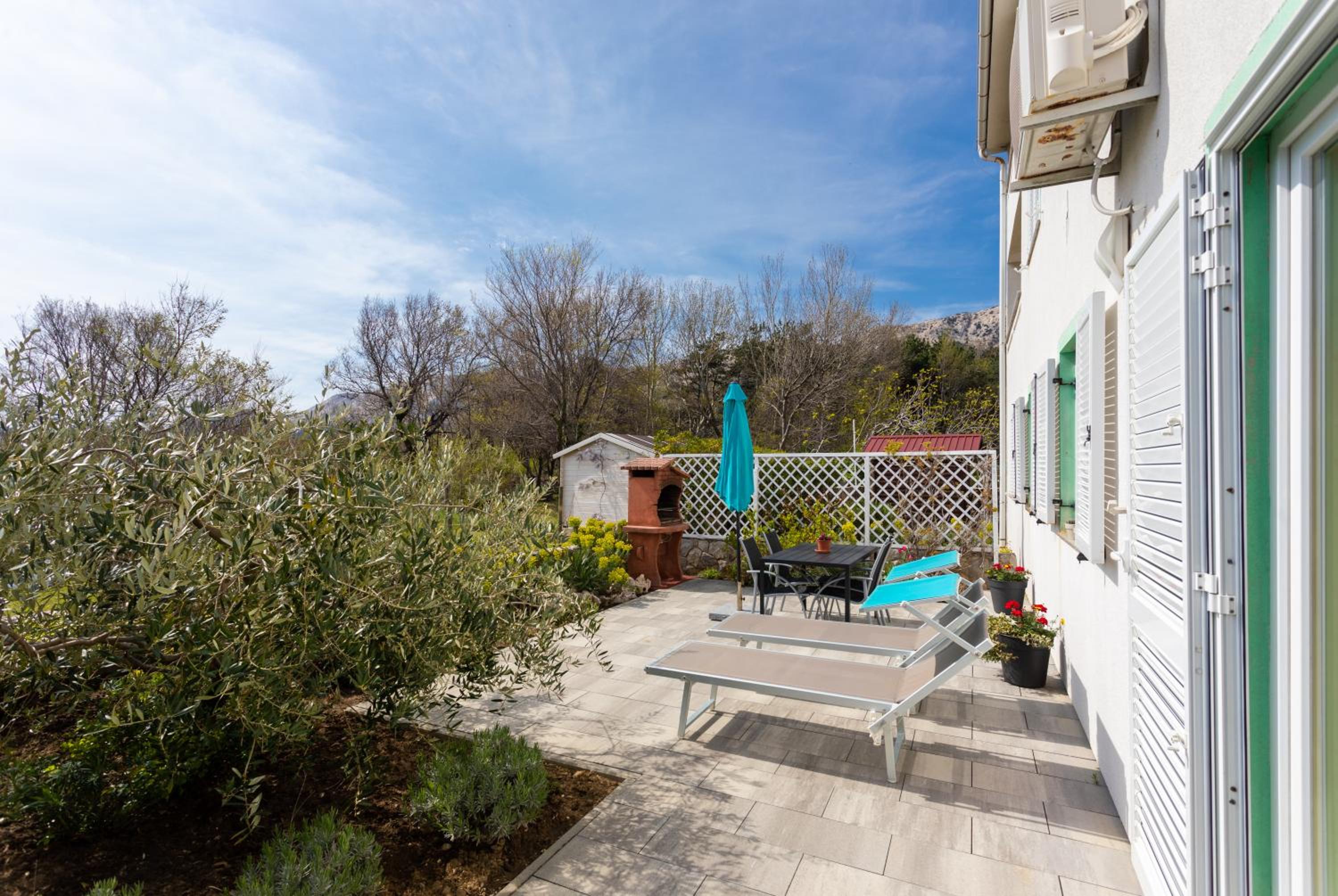 Apartment Magic Garden view 5
