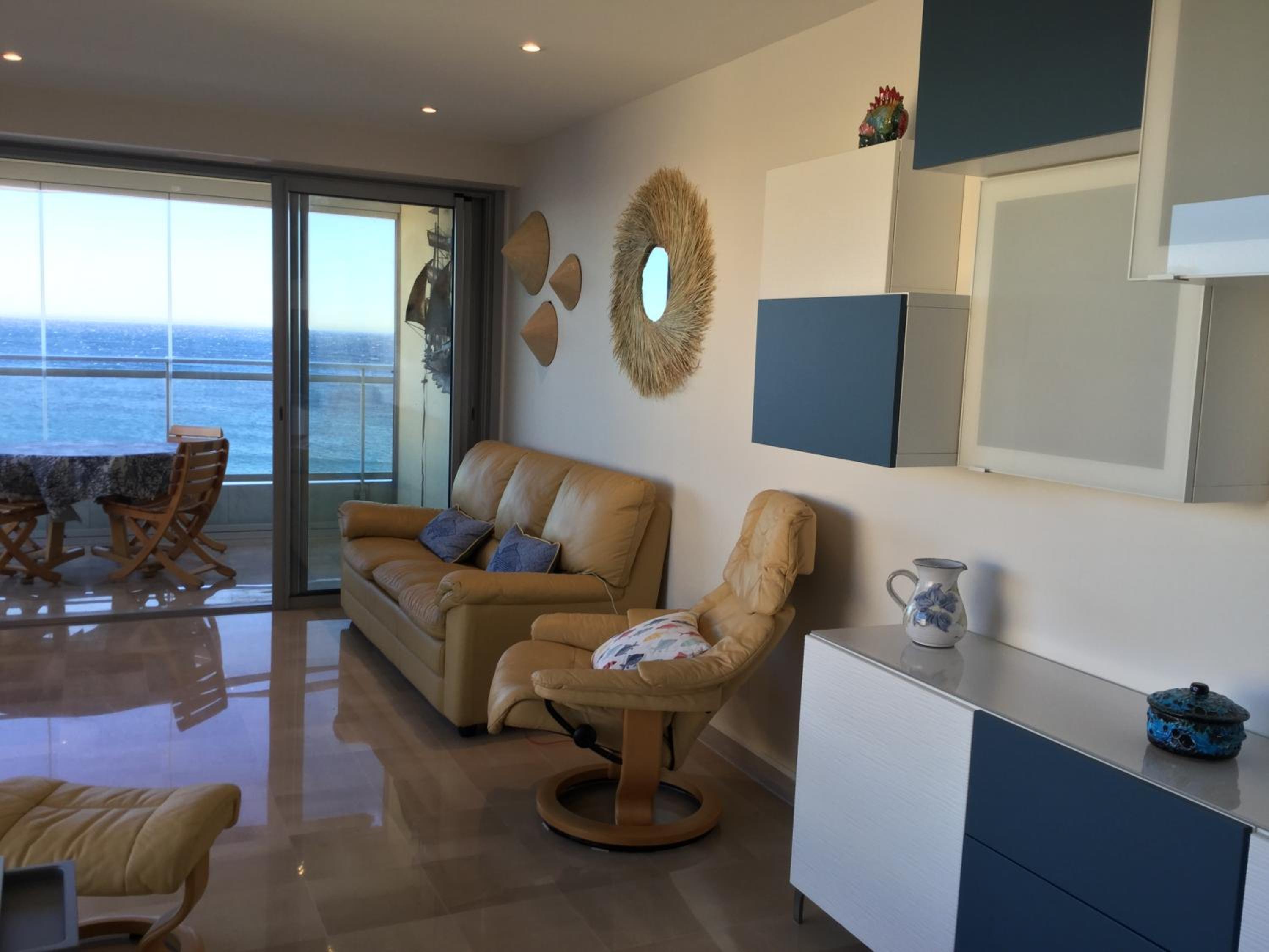 Bord de mer - Cannes la Bocca photo 1