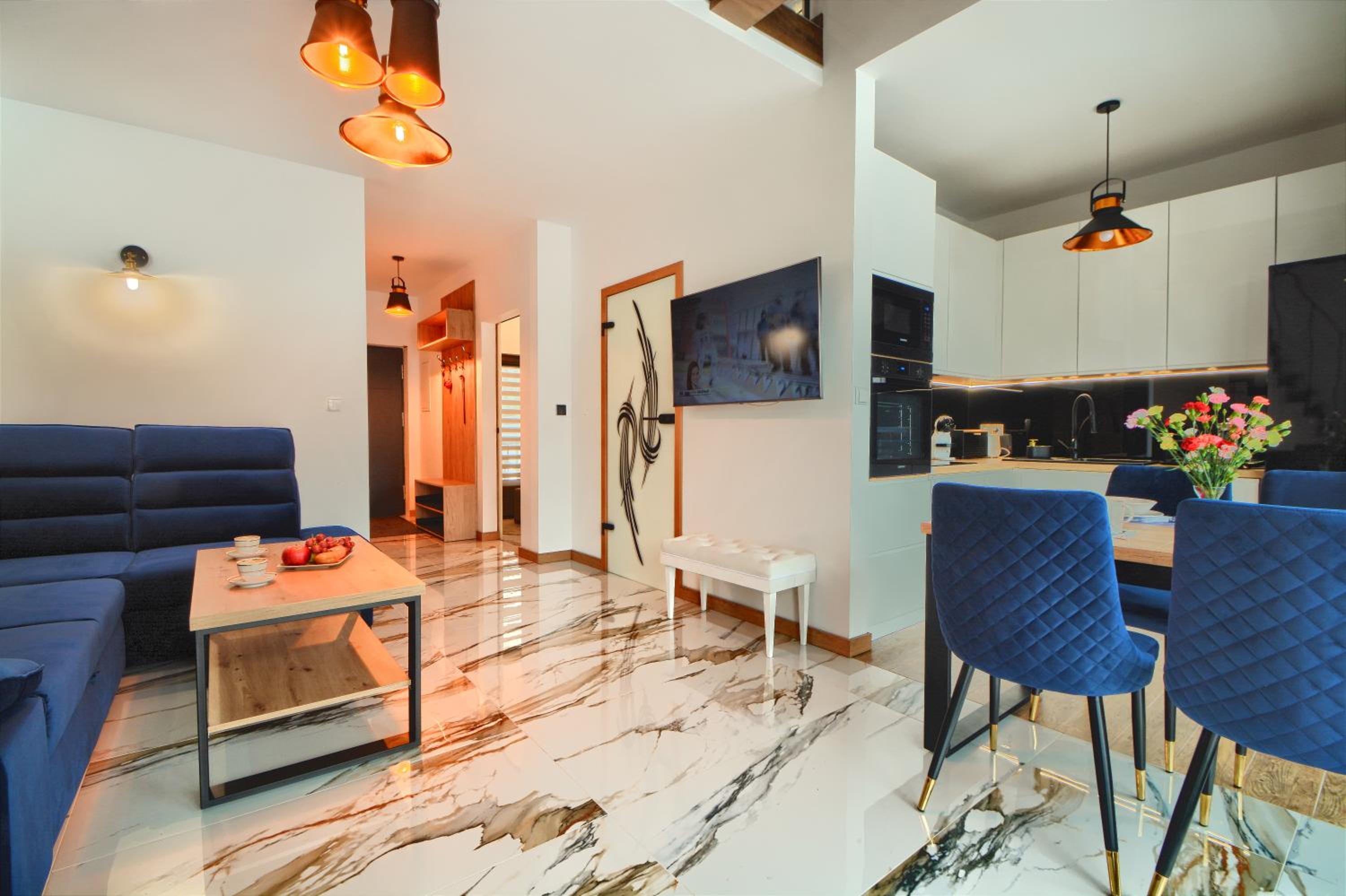 Apartament Marmurowy w Szczyrku z widokiem na góry z dostępem do sauny i jacuzzi, dwa miejsca parkingowe