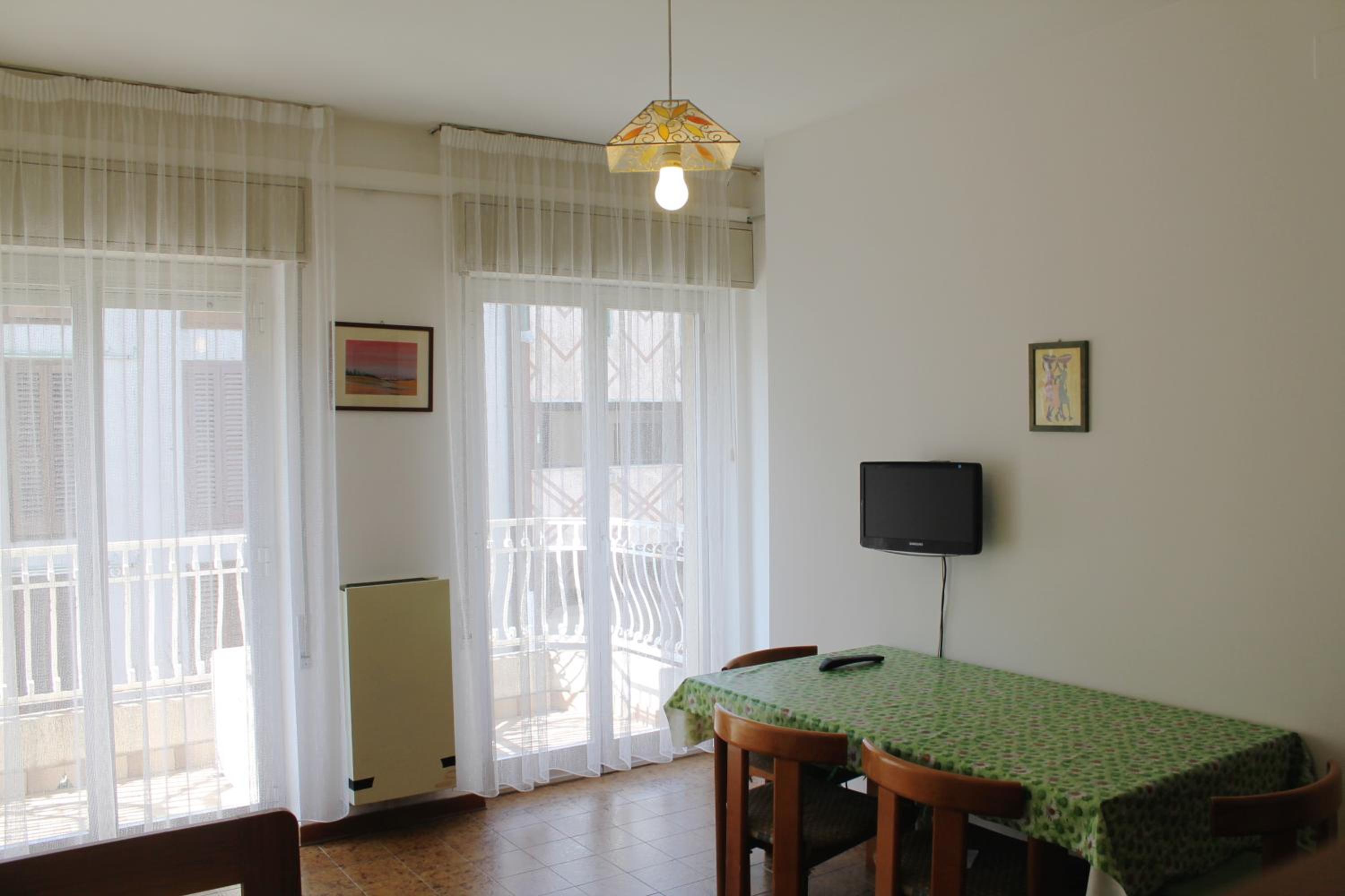 Photo 33