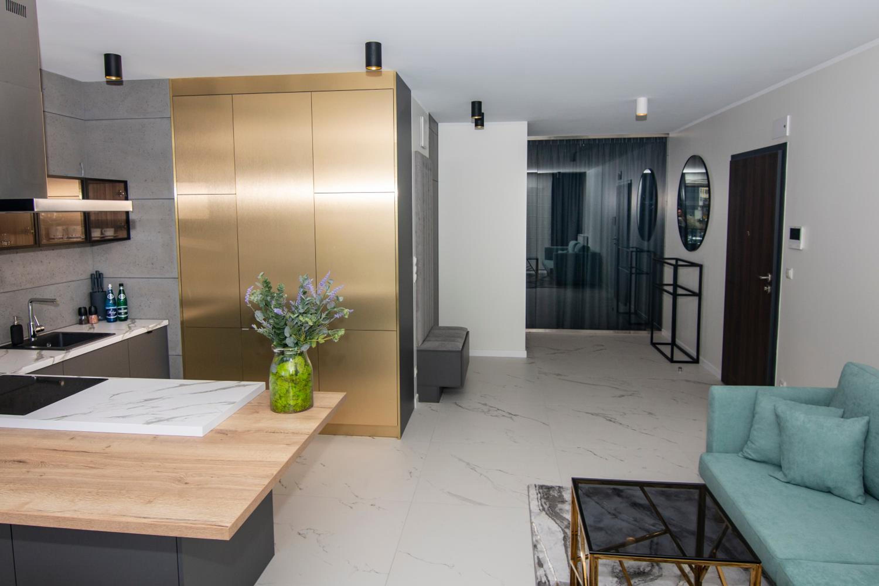 EL Apartments - Aries view 4