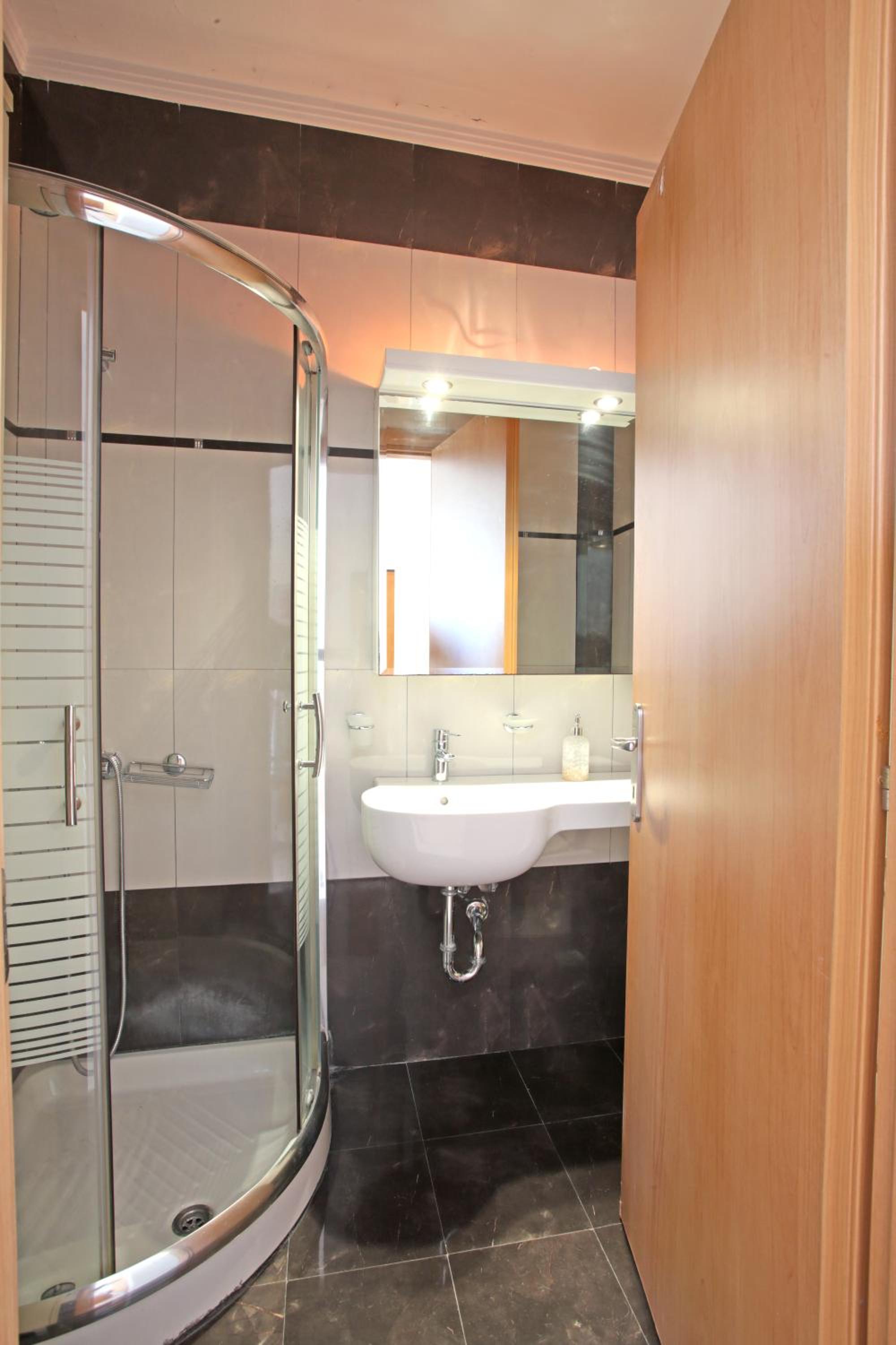Apartment near the Sea and Athens Airport view 4