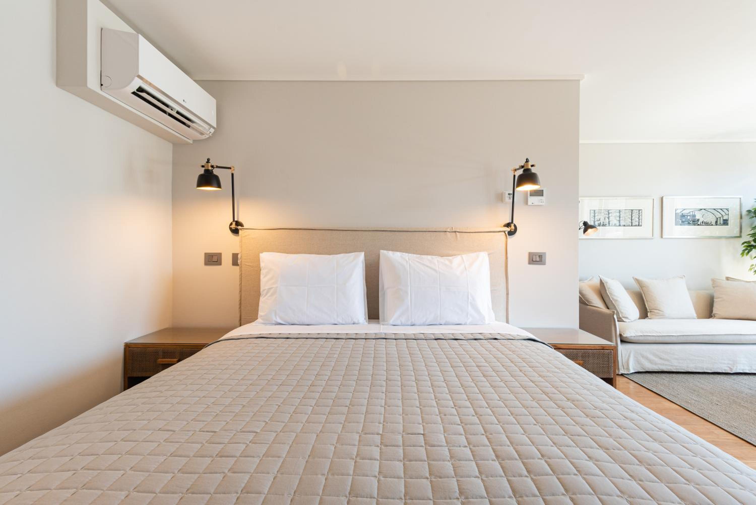 Uptown Luxe - Studio, Parking, Wifi, Pool & Metro photo 3