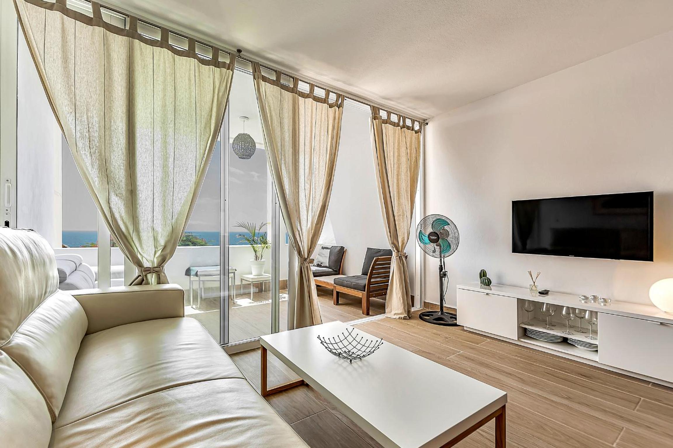 Gorgeous apartment with sea view in Callao Salvaje view 2