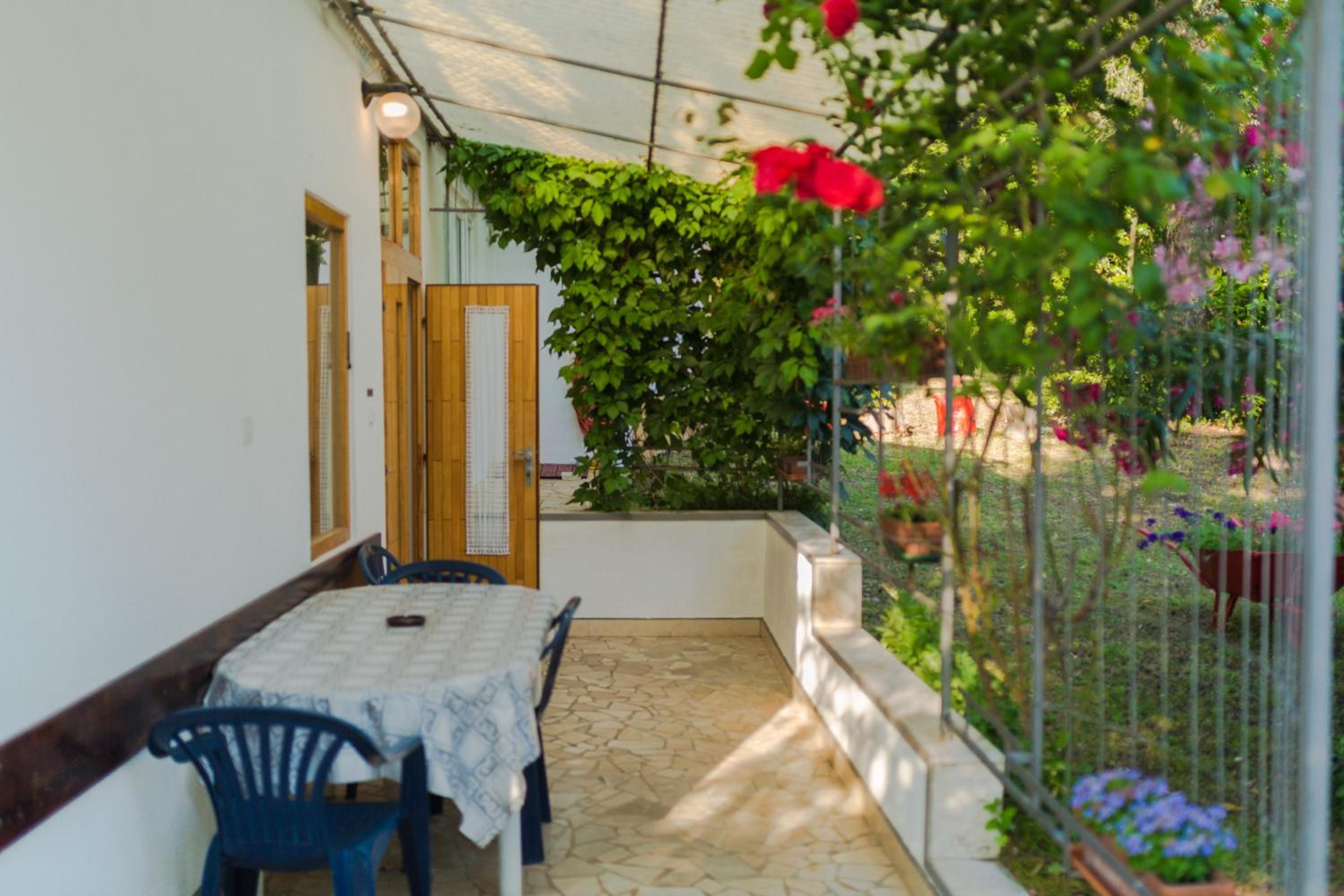 Apartment Maestral near the Beach view 5