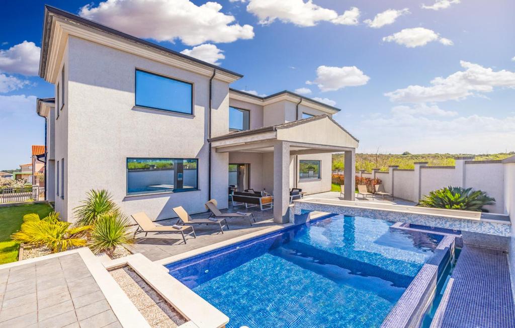 Exclusive VILLA Volme