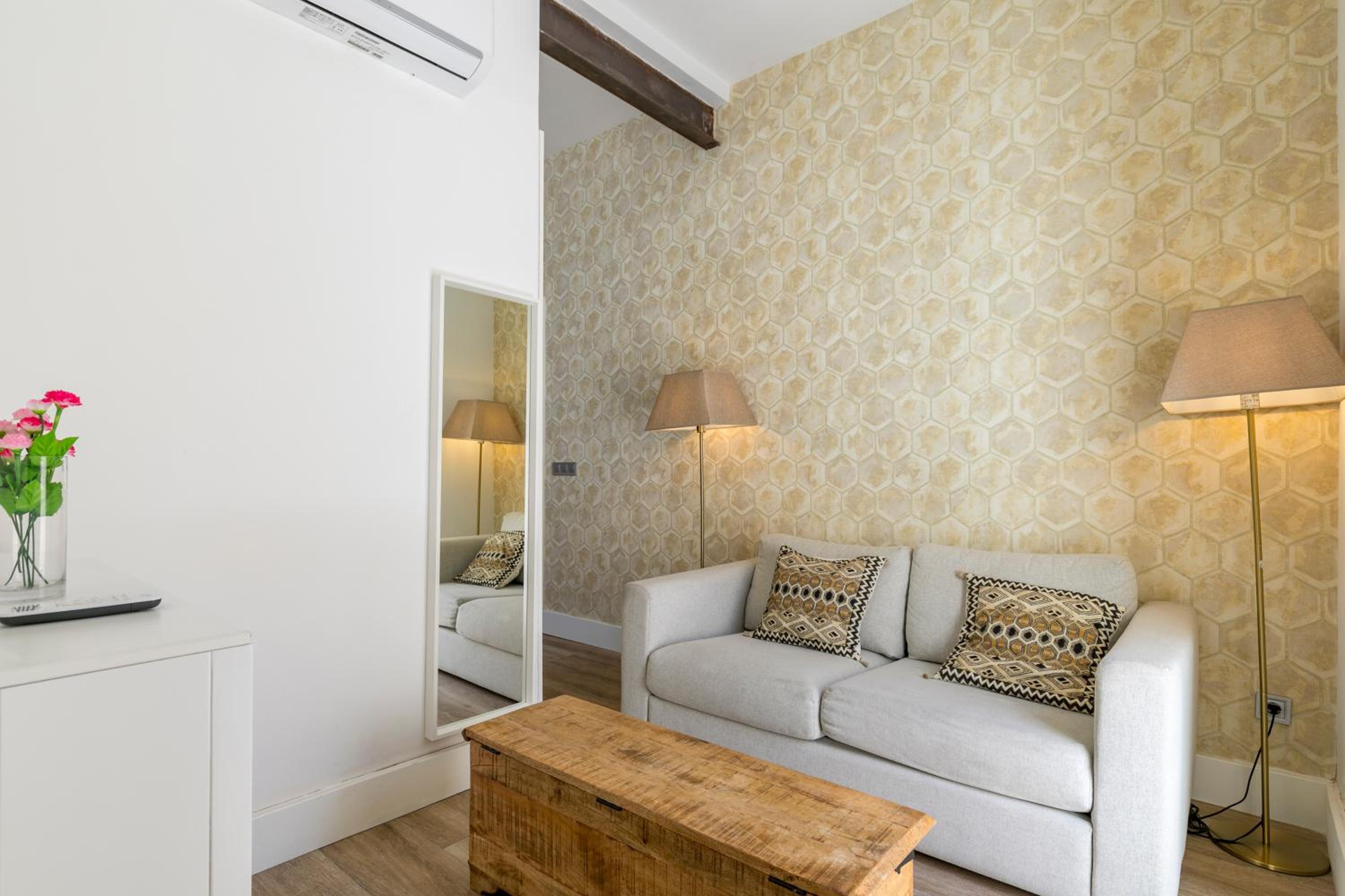 HOMEABOUT DIEGO DE LEÓN Apartment II photo 4