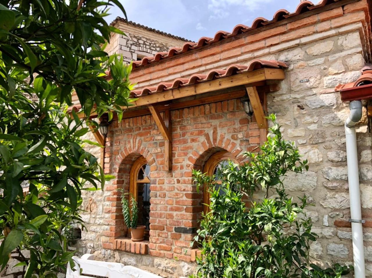 Villa Muzhaqi