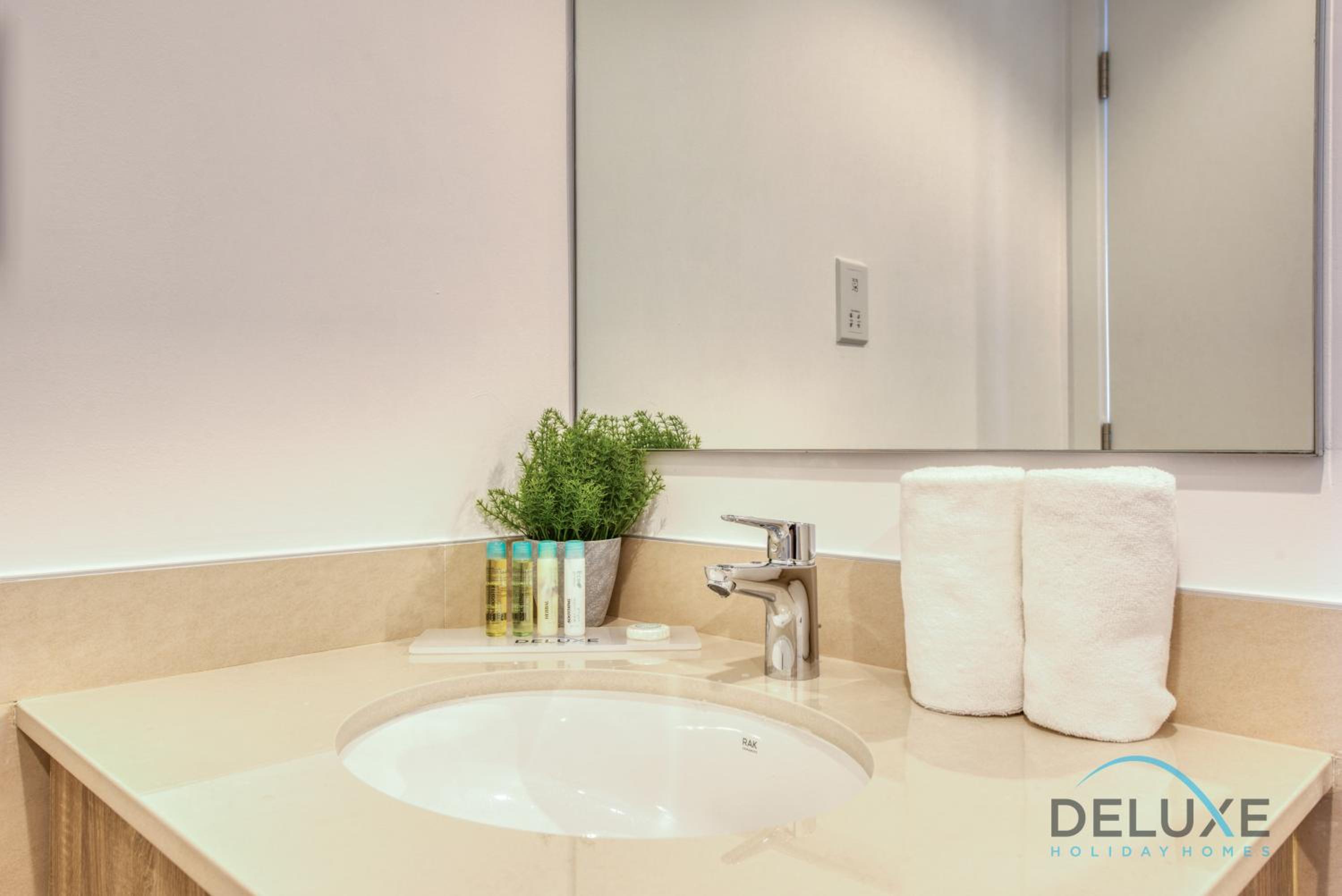 Chic 1BR in Town Square UNA Dubailand by Deluxe Holiday Homes