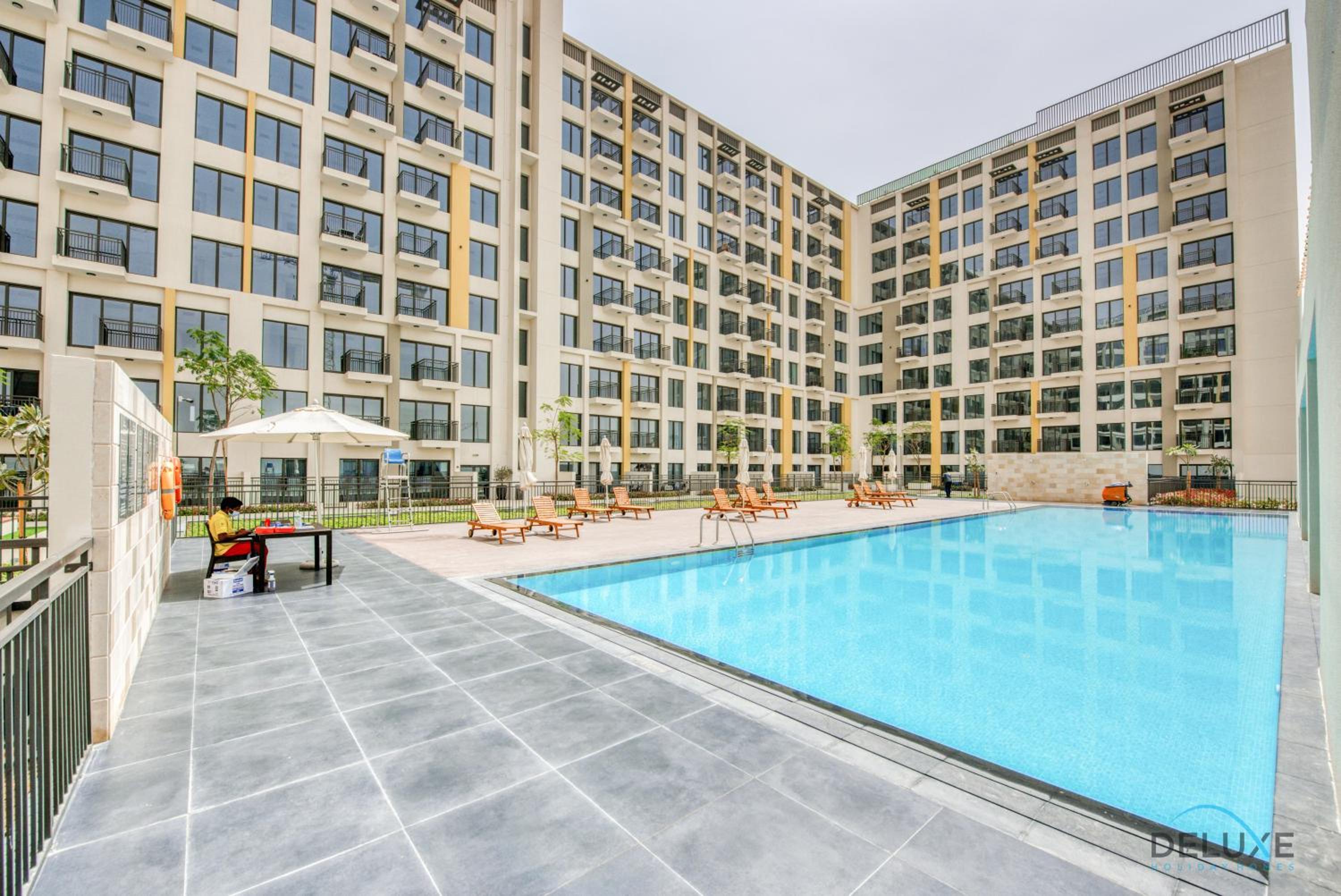 Chic 1BR in Town Square UNA Dubailand by Deluxe Holiday Homes