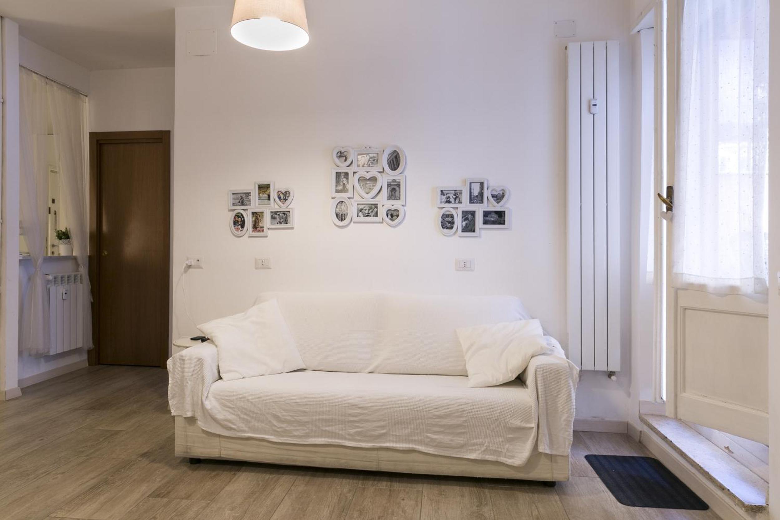 Margherita White Terrace, San Giovanni, Near FAO — Rome photo 5