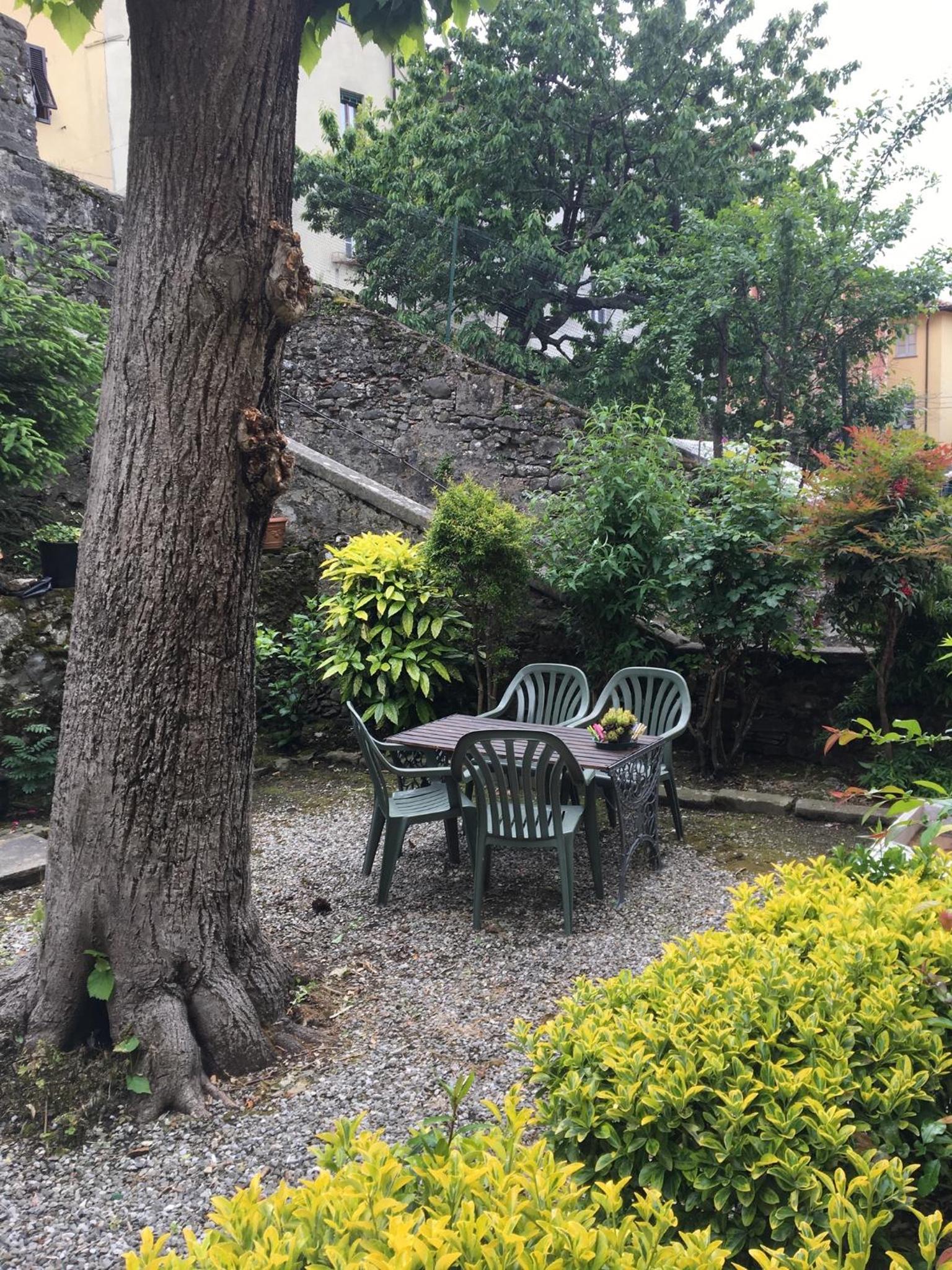 Barga Lucca Centro Storico Con giardino