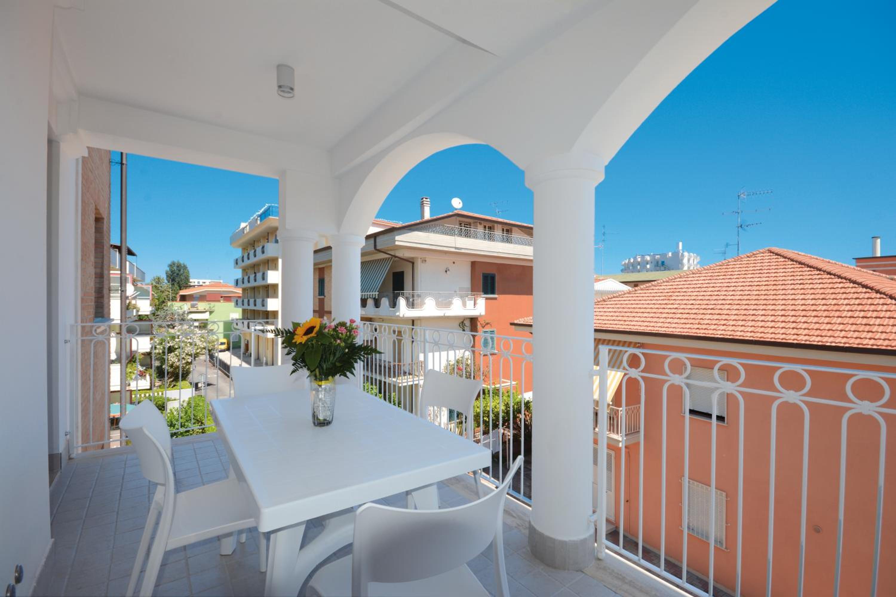 balcony