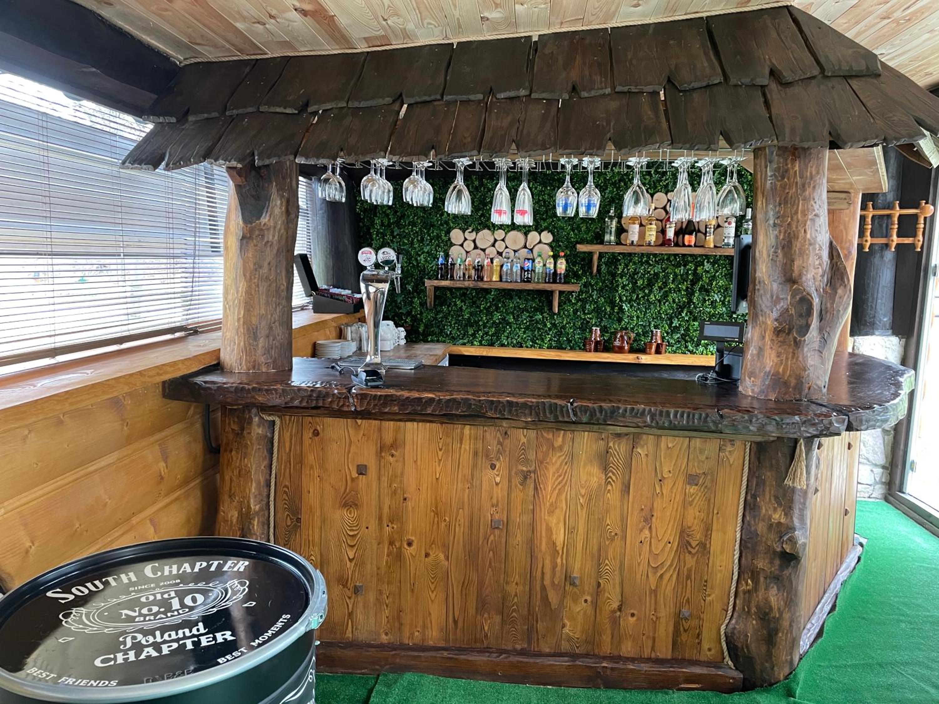 bar
