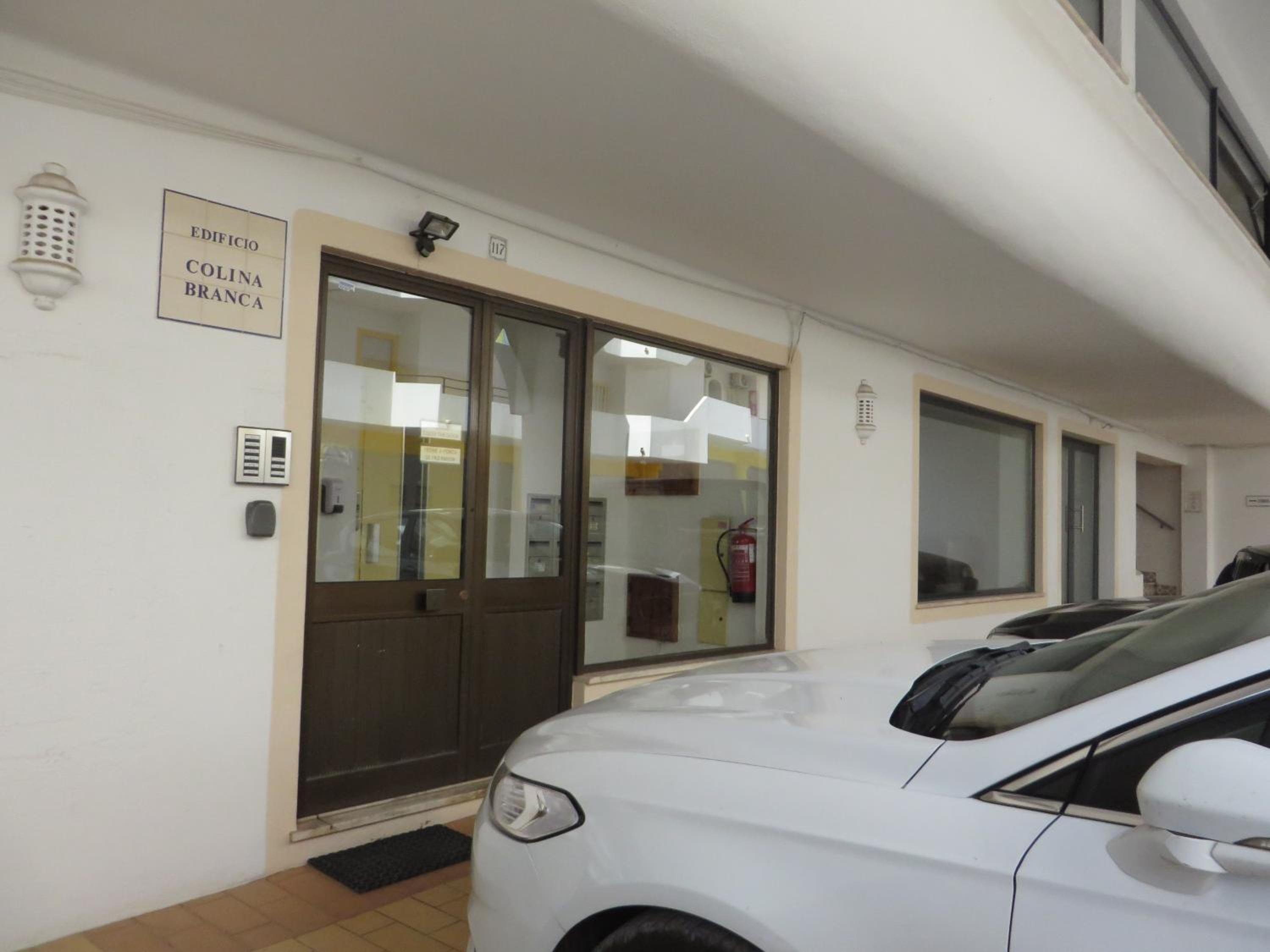Apartamento com piscina perto da praia