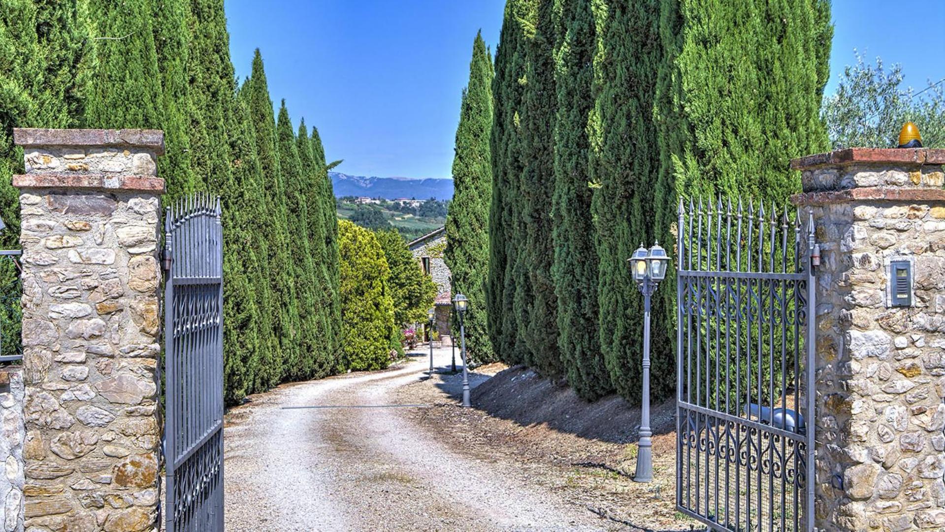 VILLA POGGIENTE 15&2, Emma Villas view 5