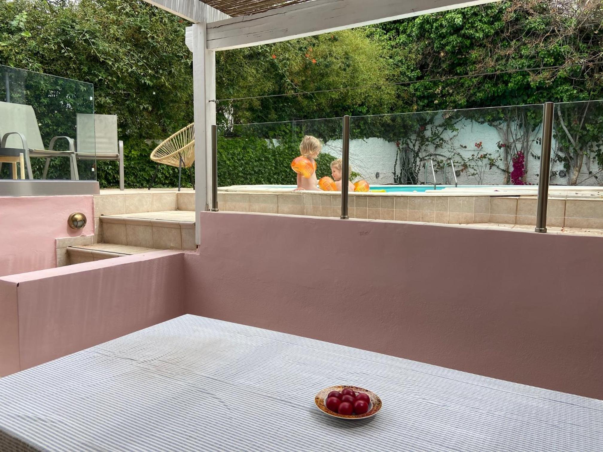Villa Christina with private pool in Saronida, near stunning beaches, Athens airport & Sounio