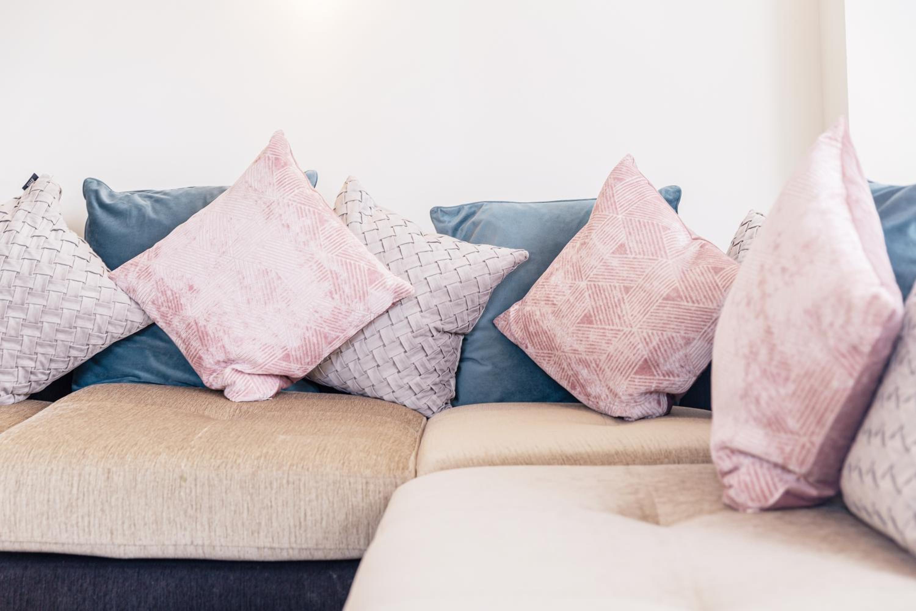 16 Lansdown -By Luxury Apartments