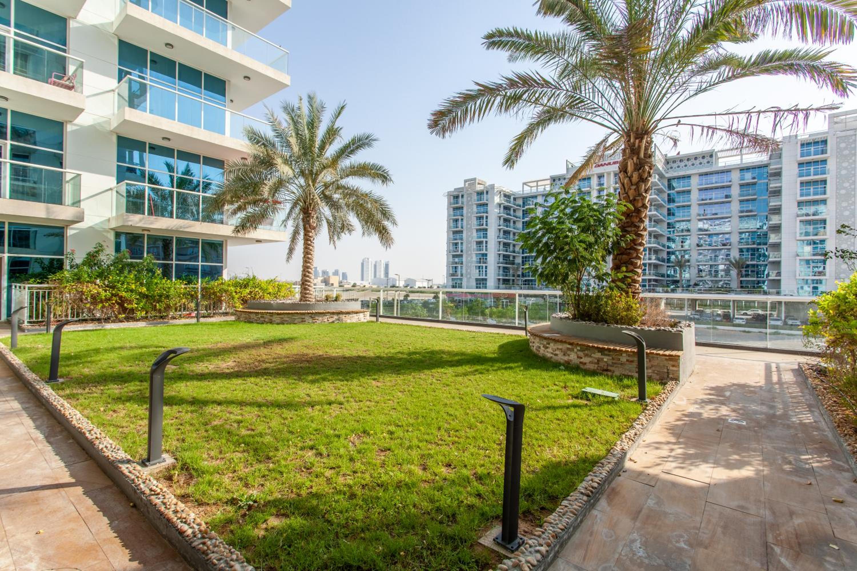 Live Modern Live Luxury - Dubai Studio City
