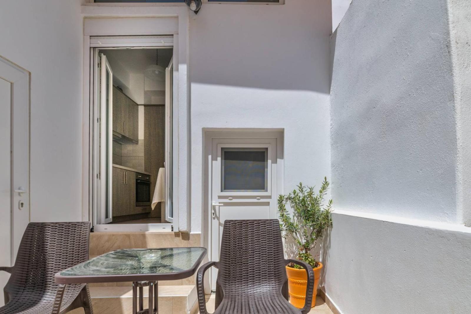 Irini-Kalamaki-apartments