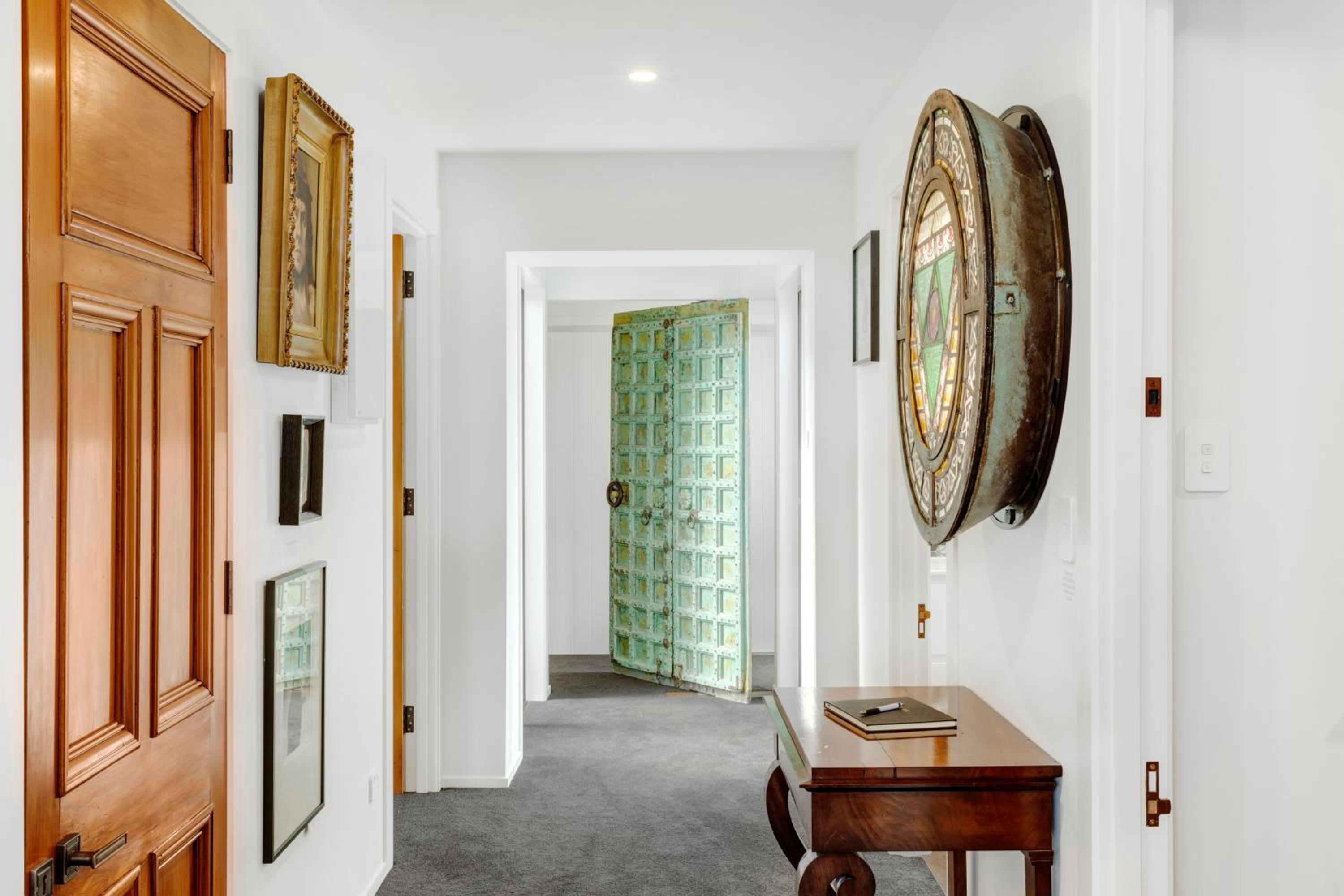 Modern Charm view 3