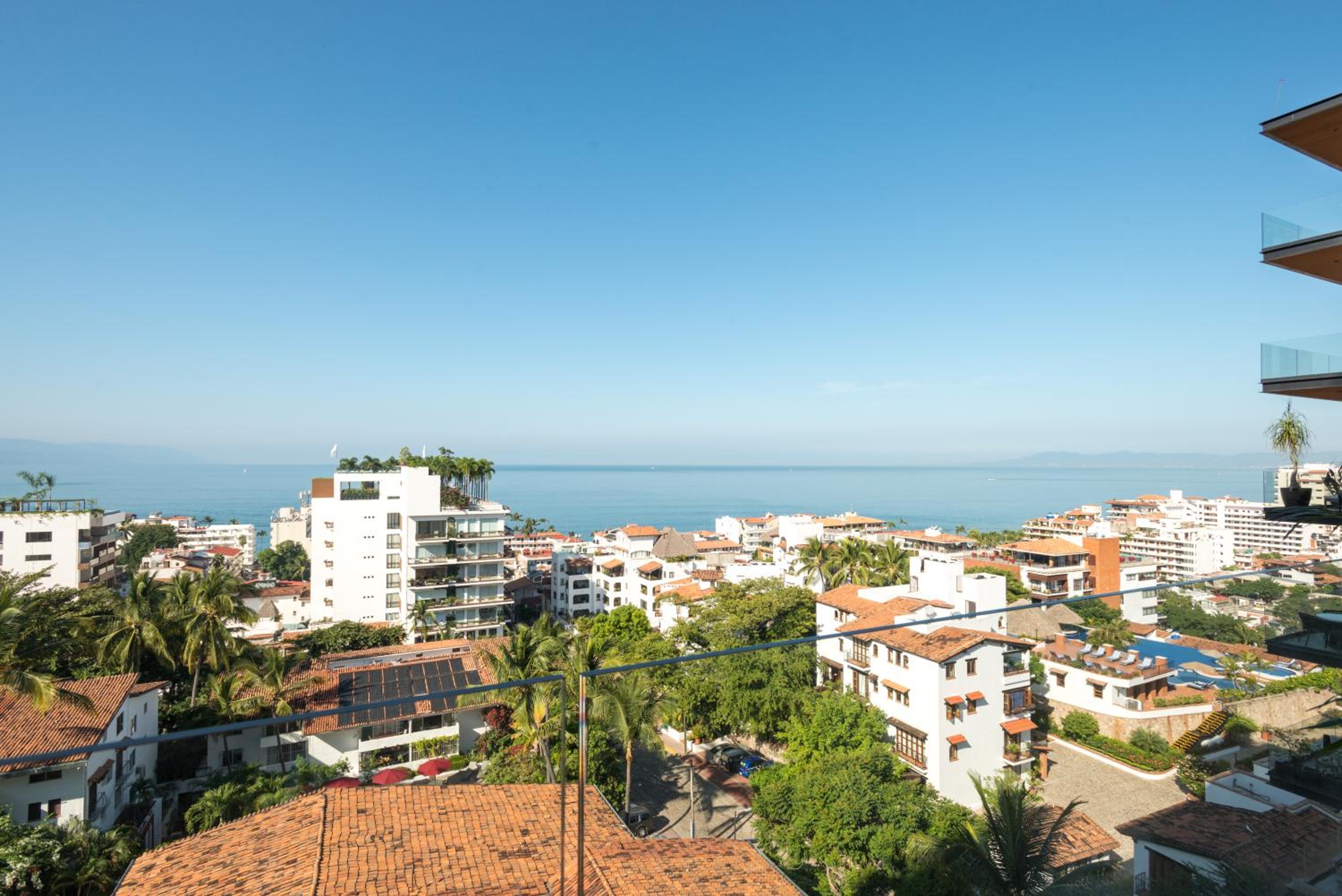 SailView412 Sail View Romantic Zone Rooftop Pool Ocean Views