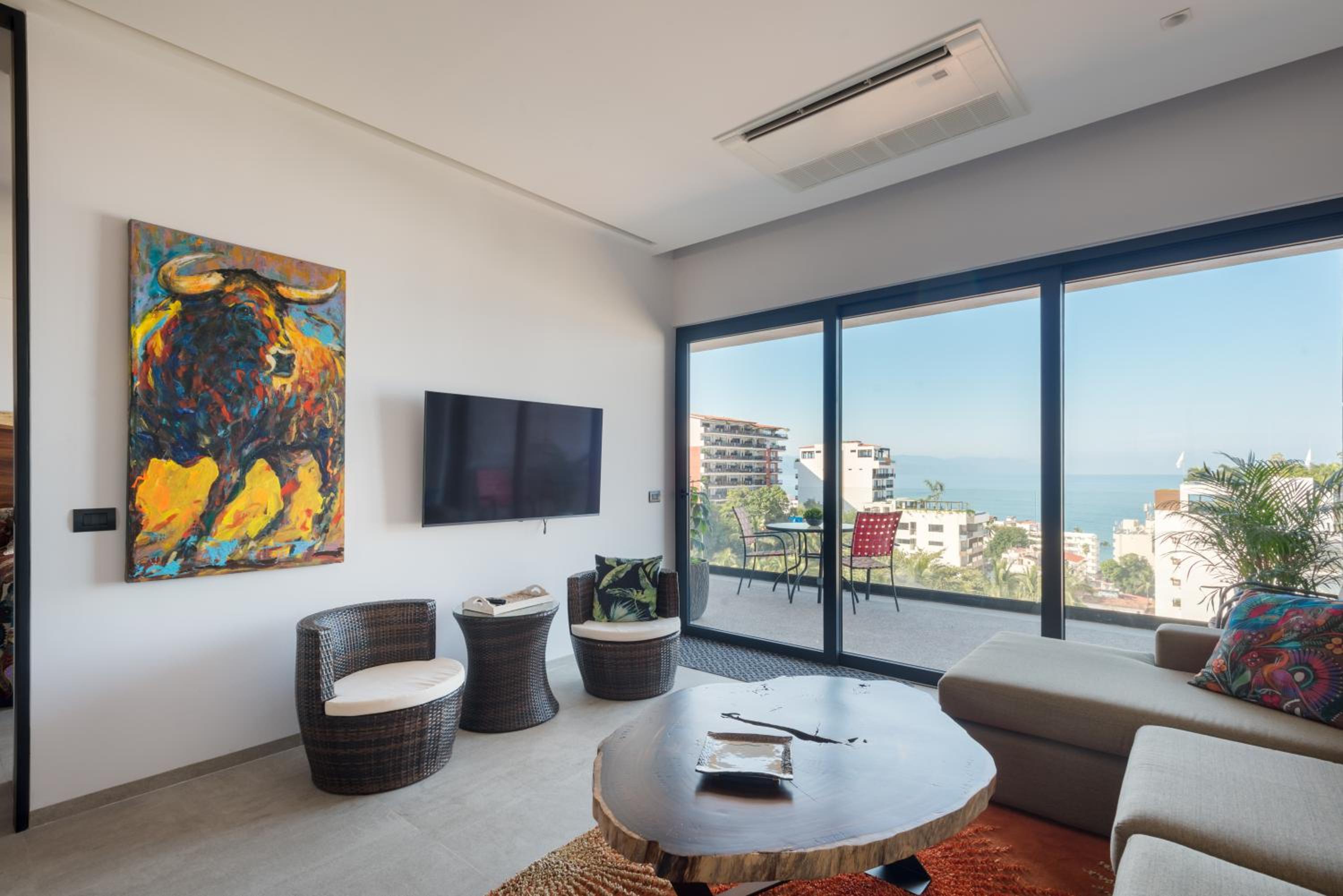 SailView412 Sail View Romantic Zone Rooftop Pool Ocean Views view 4