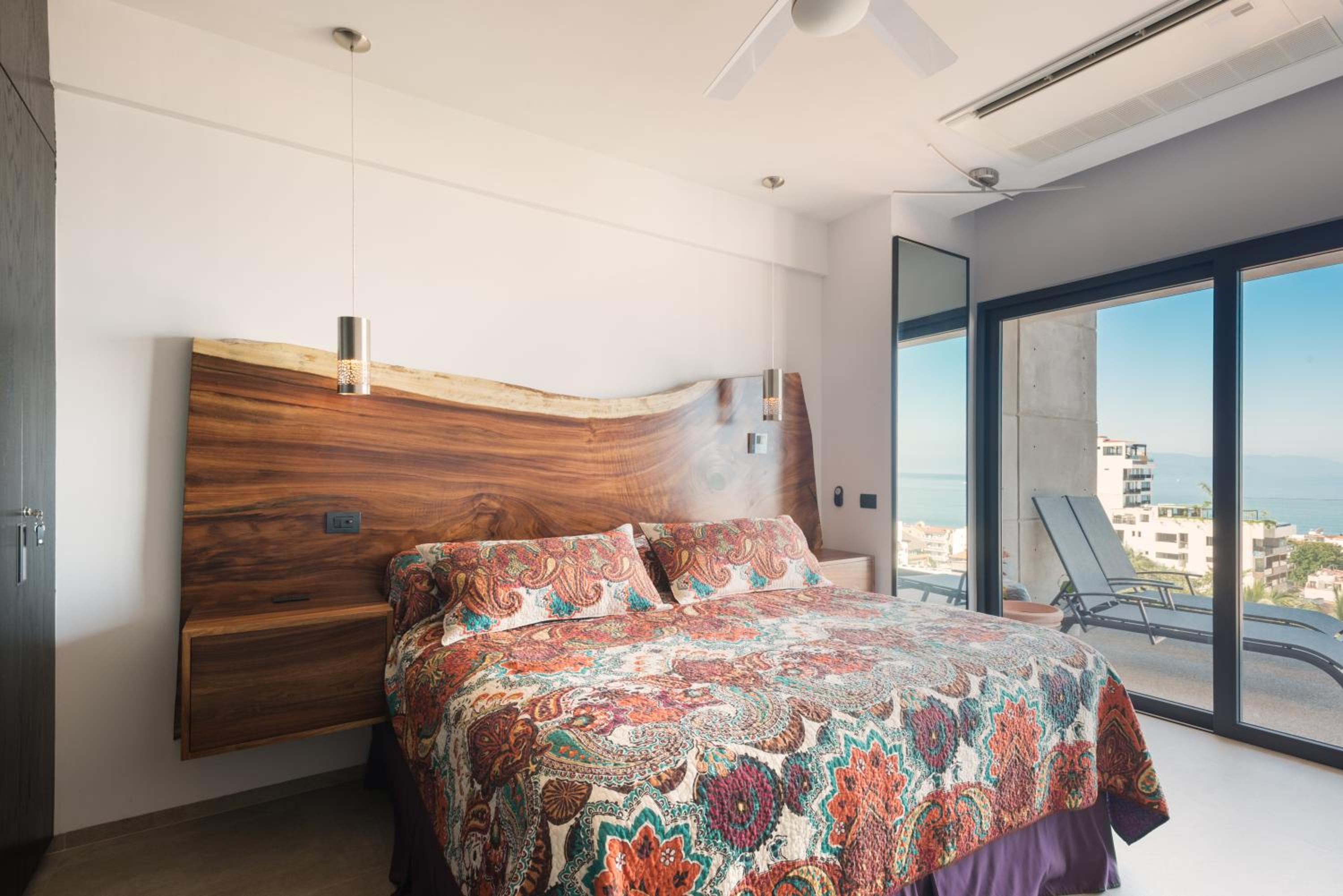 SailView412 Sail View Romantic Zone Rooftop Pool Ocean Views
