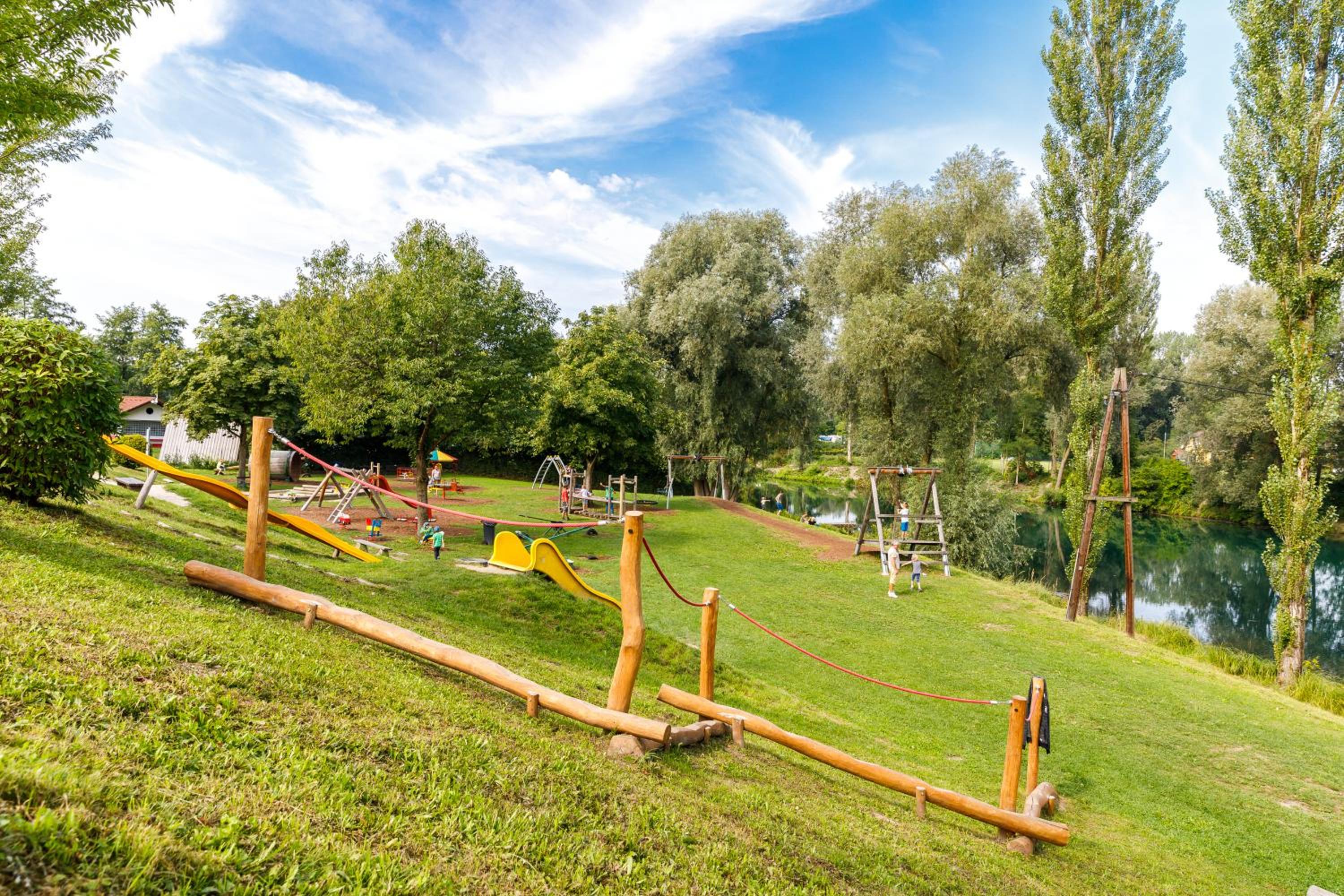 Camping & Pension Au an der Donau