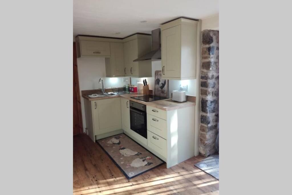 Farm accommodation - The Lizard Peninsula, Cornwall view 3