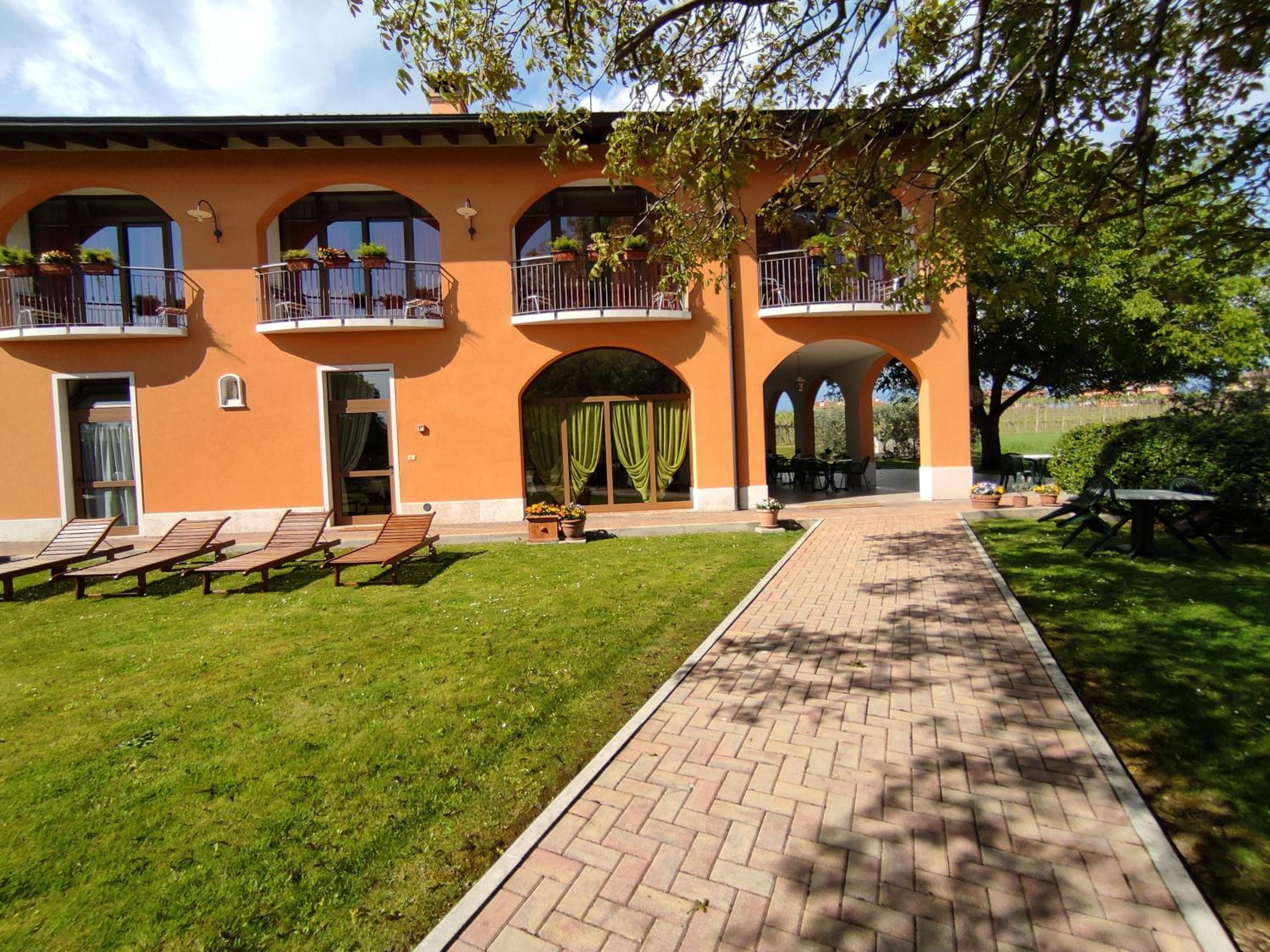 Photo 7