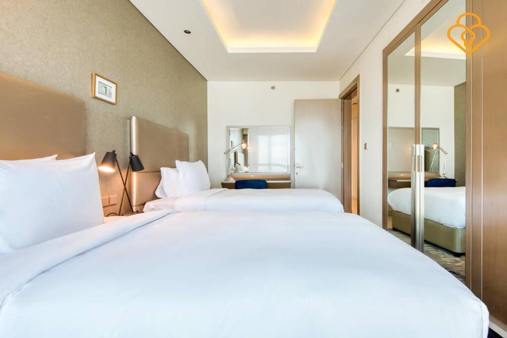 Keysplease 5* 2 B/R Apt, Damac Paramount Residence