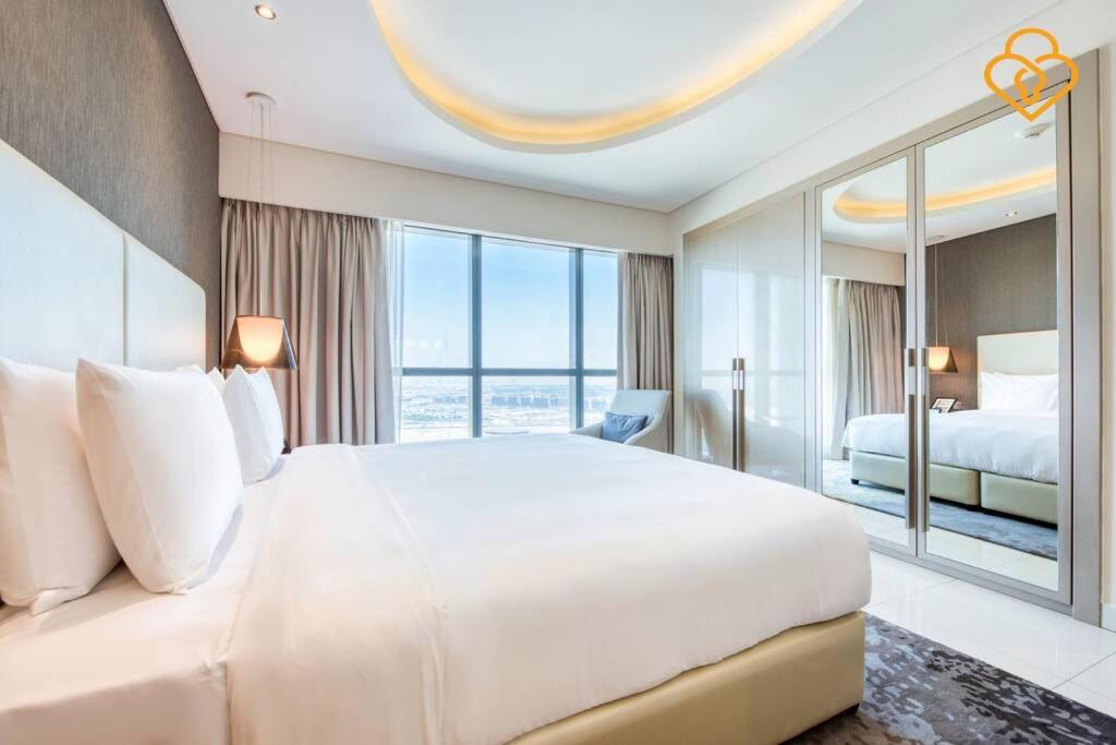 Keysplease 5* 2 B/R Apt, Damac Paramount Residence