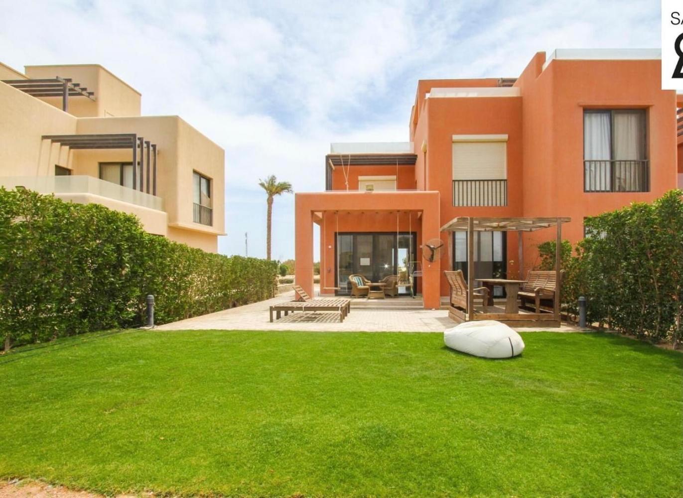 Hotel Luxurious 3BR Lakefront Town-House (Tawila) - Image 1