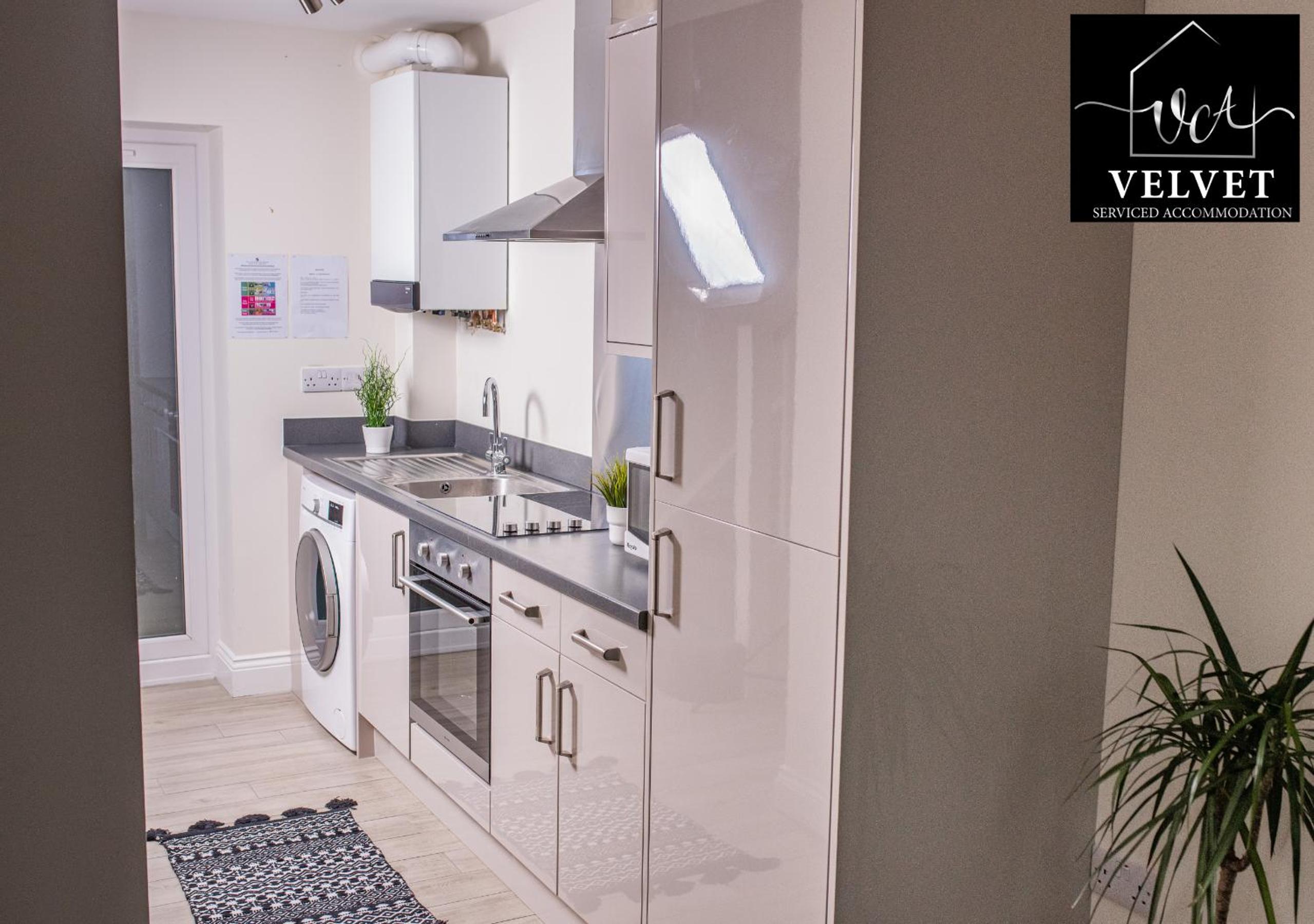 1 Bed House , Free WiFi,Free Parking,Leasure,Business view 4