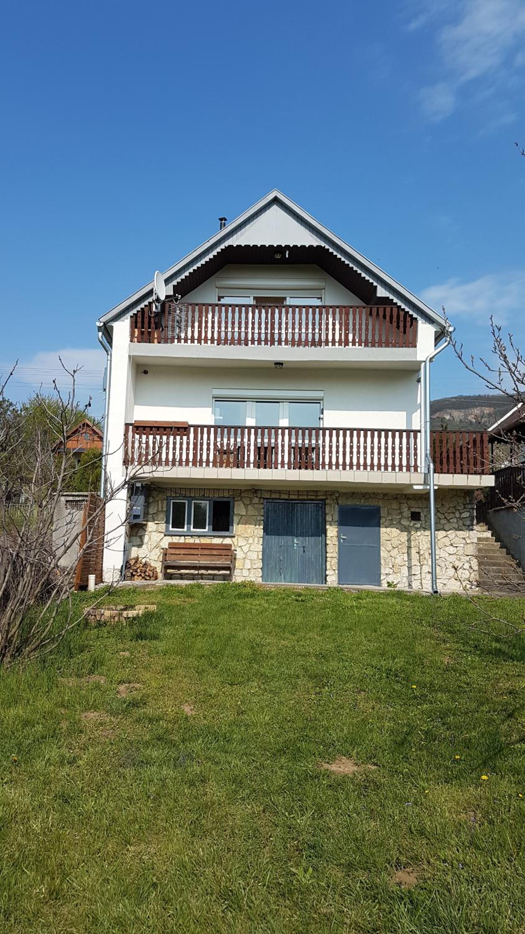 Grey Line Guesthouse