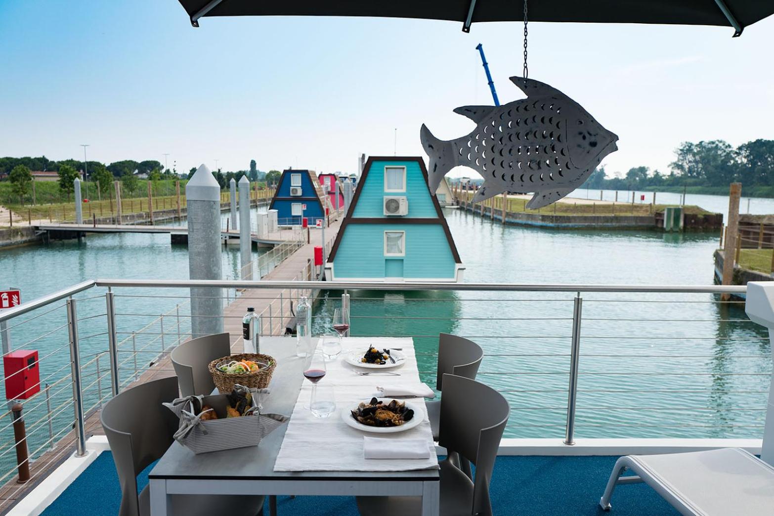 Marina houseboat 2 pax view 5