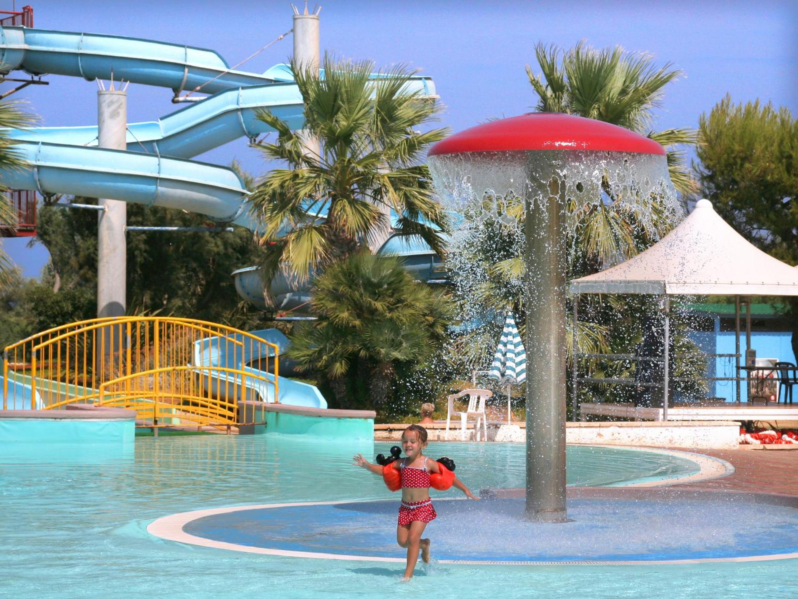 Happy Camp mobile homes in Camping Villaggio Lamaforca