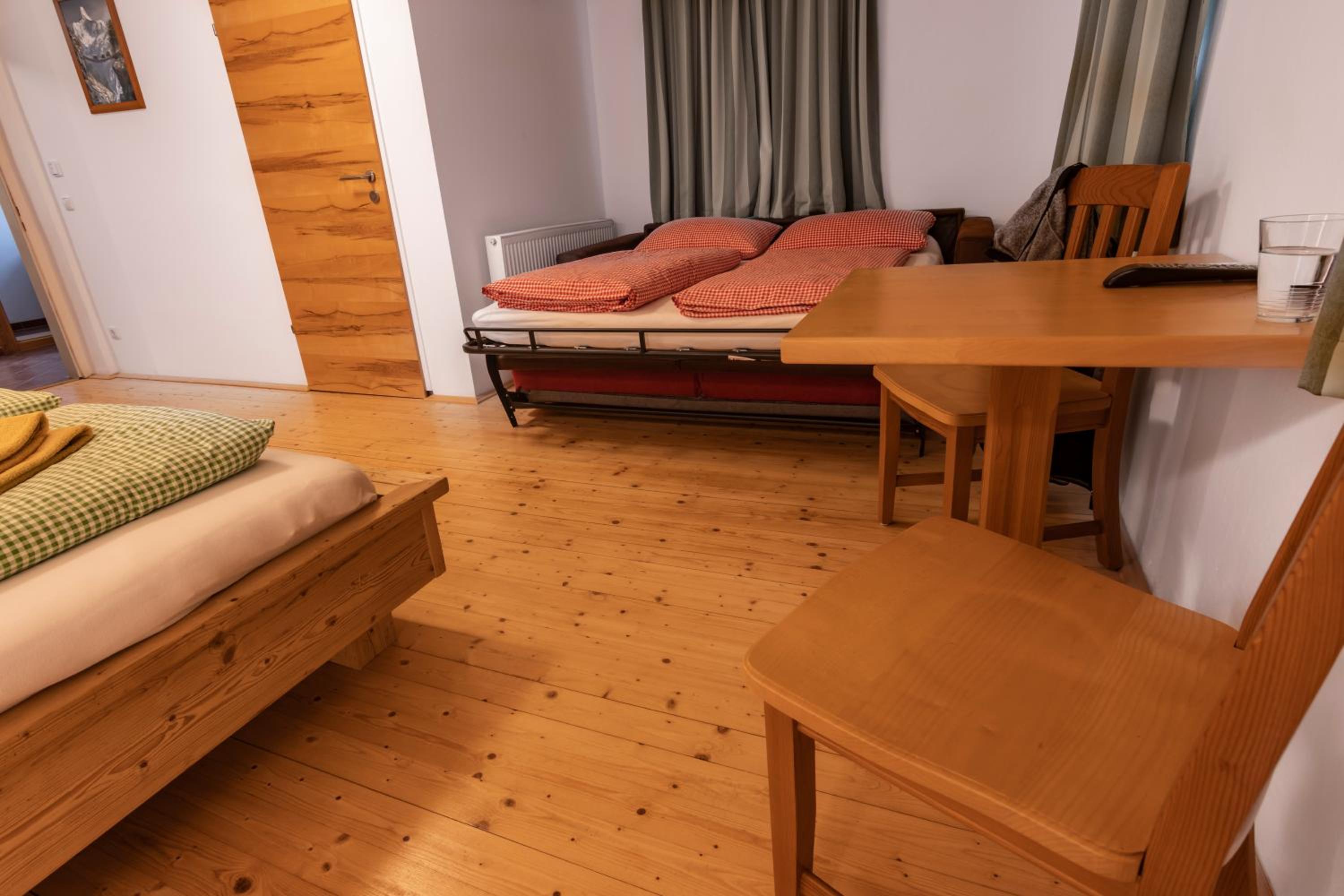Camping & Pension Au an der Donau