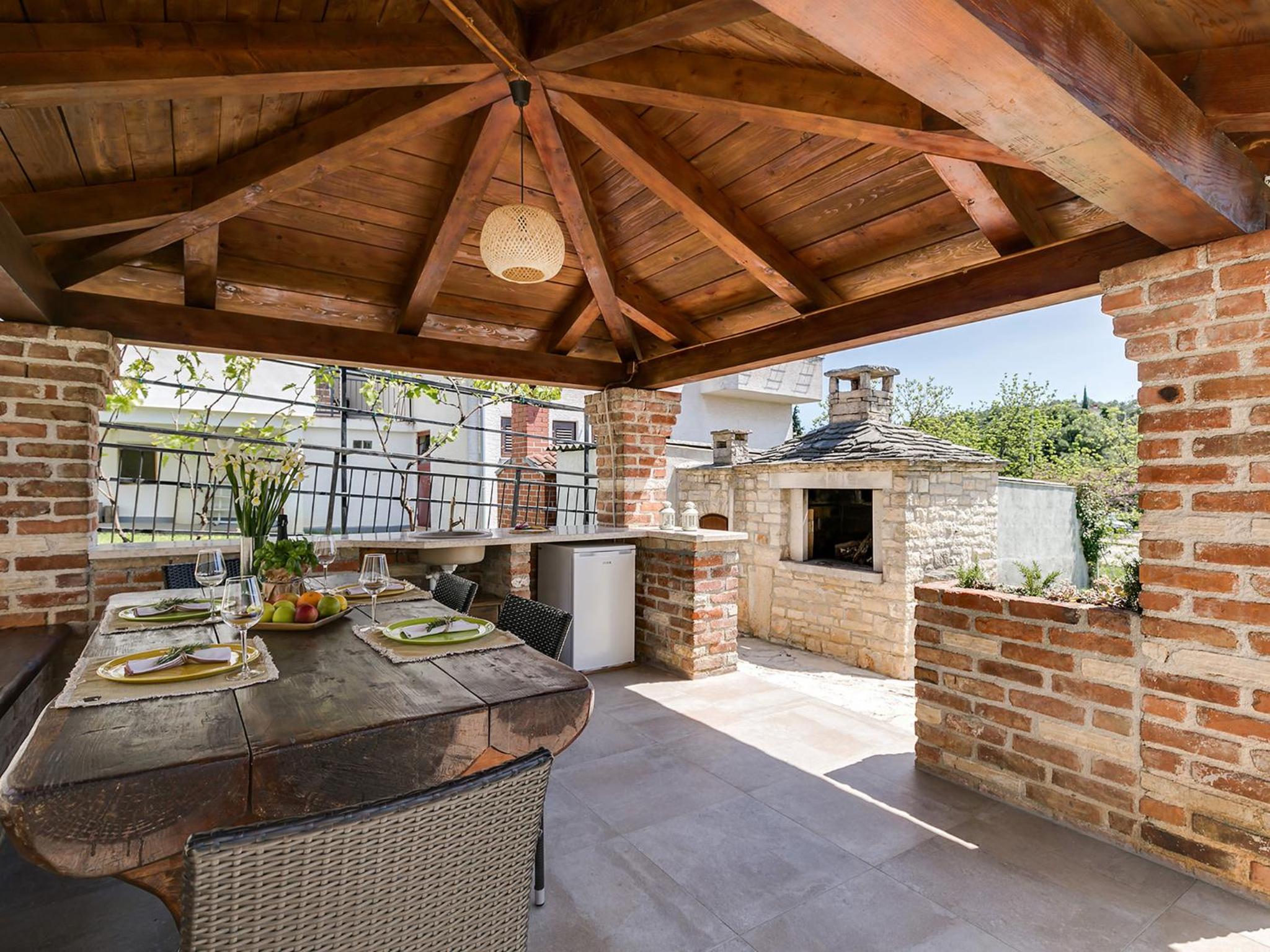 City Center Apartment with private garden and BBQ view 4