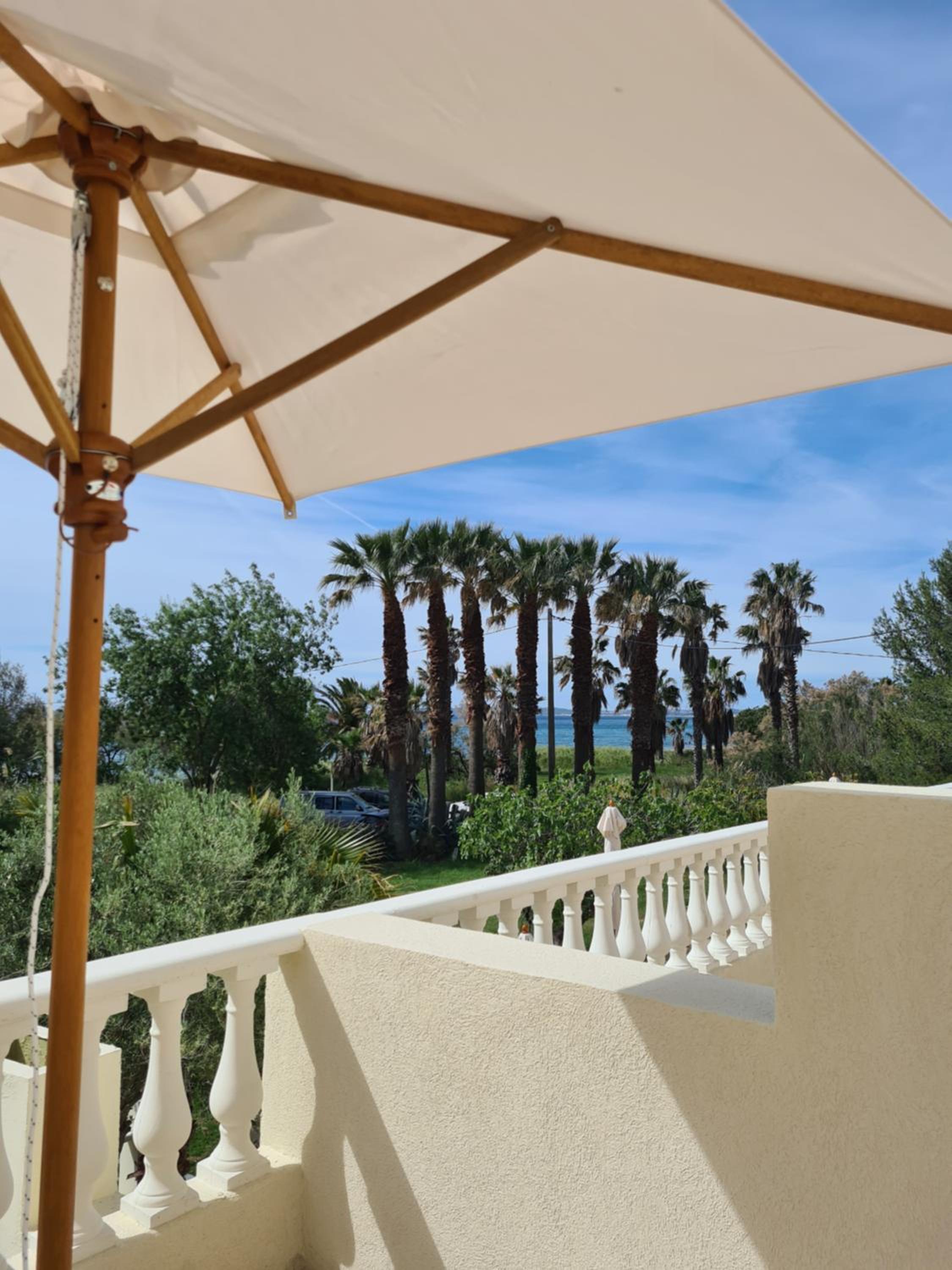 balcony