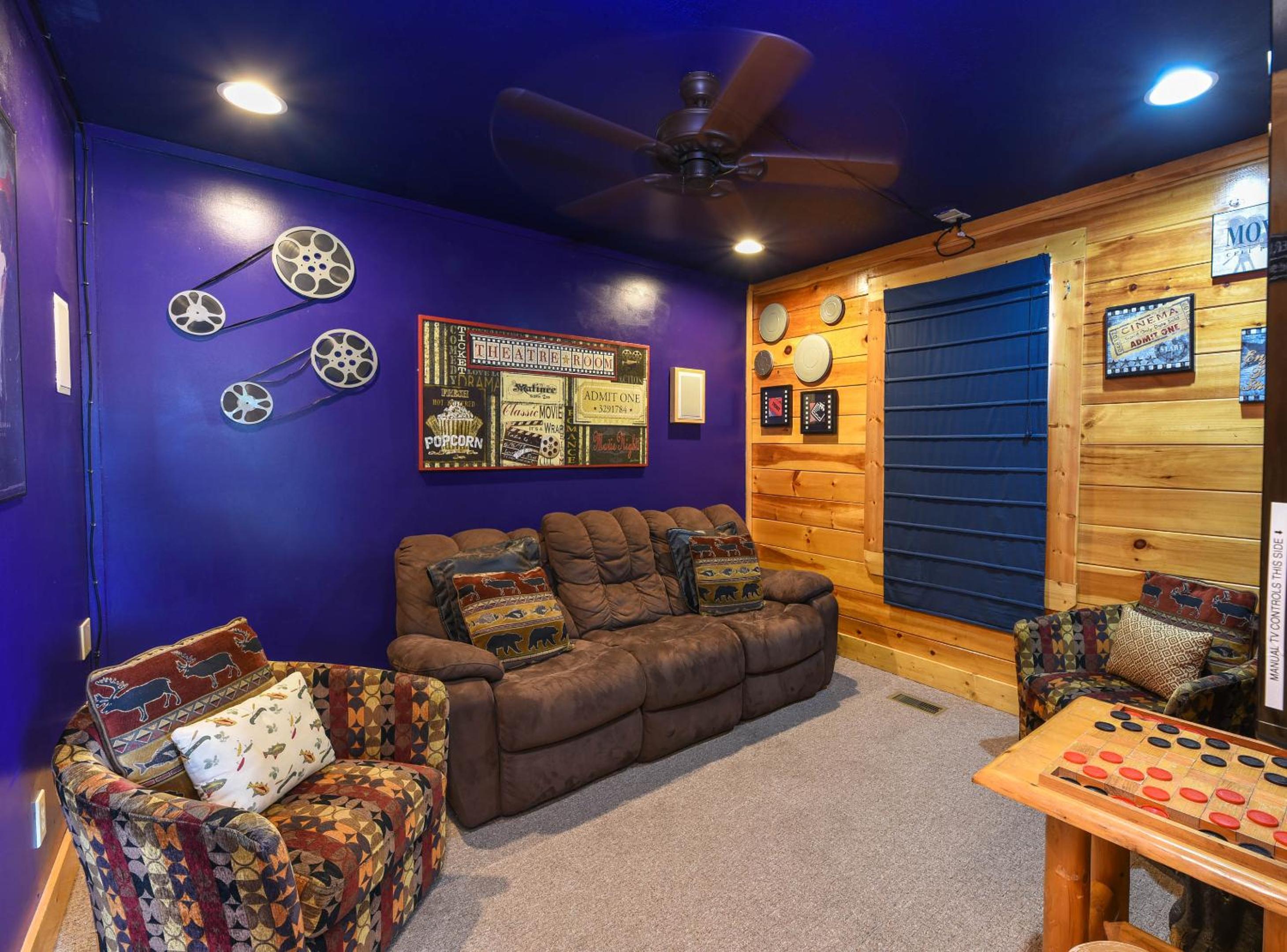 SmokyStays Bears Den Cabin view 4