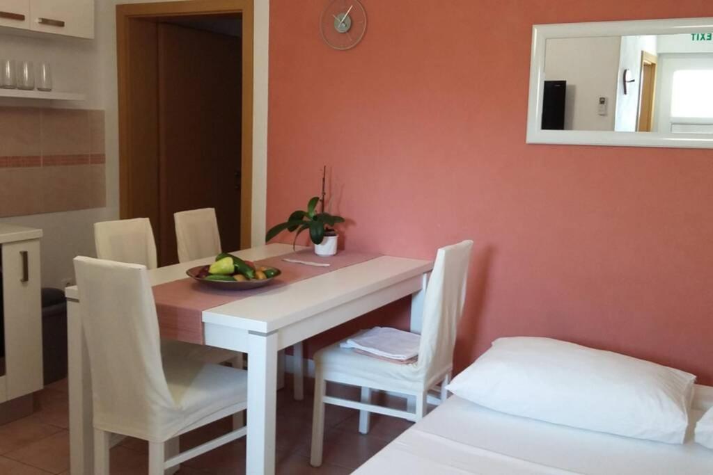 Flowers house on the island Dugi otok view 5