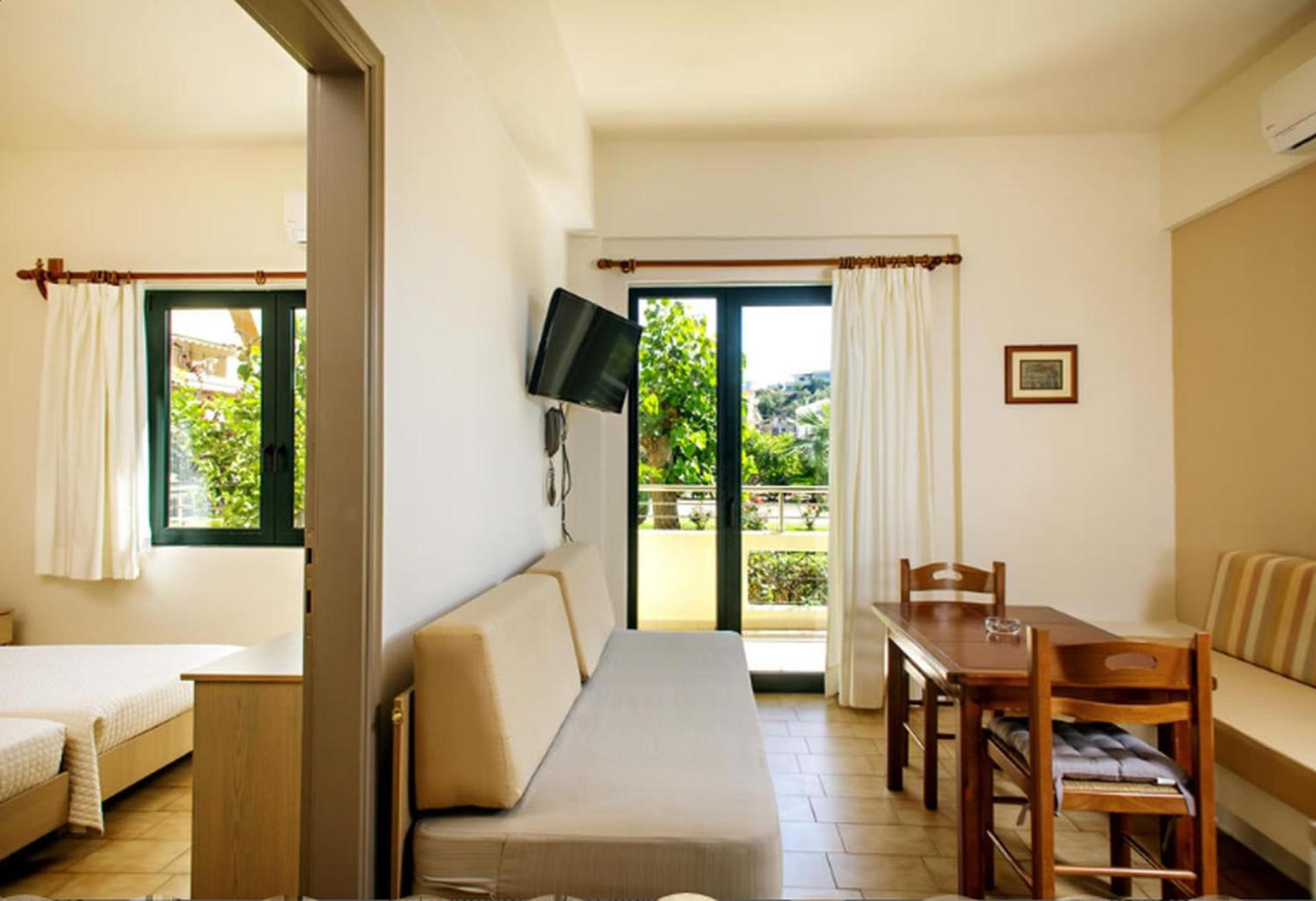 Lili Apartments,oasis 2,5 km from Hania center