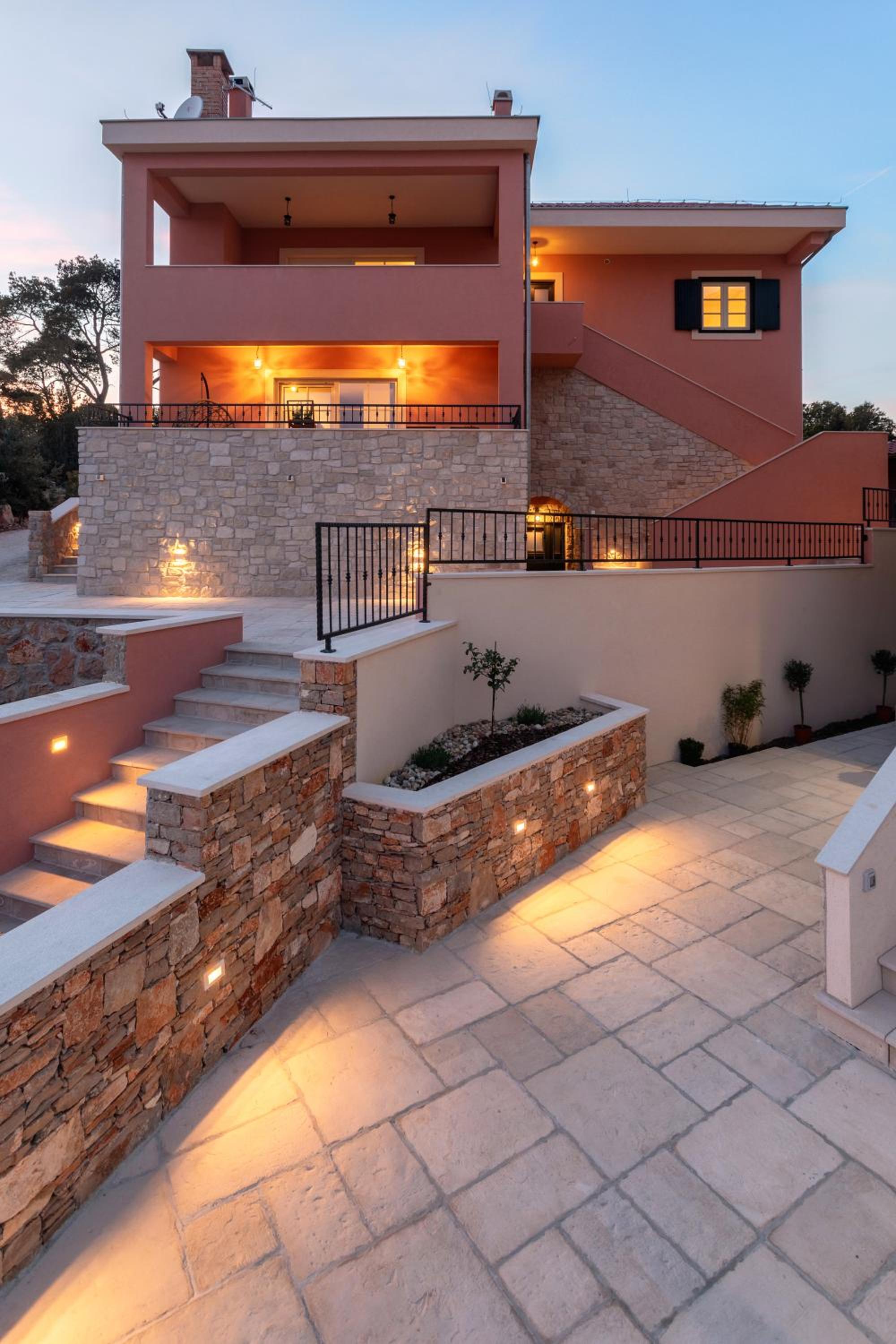 HANA Luxury apartment with sea view