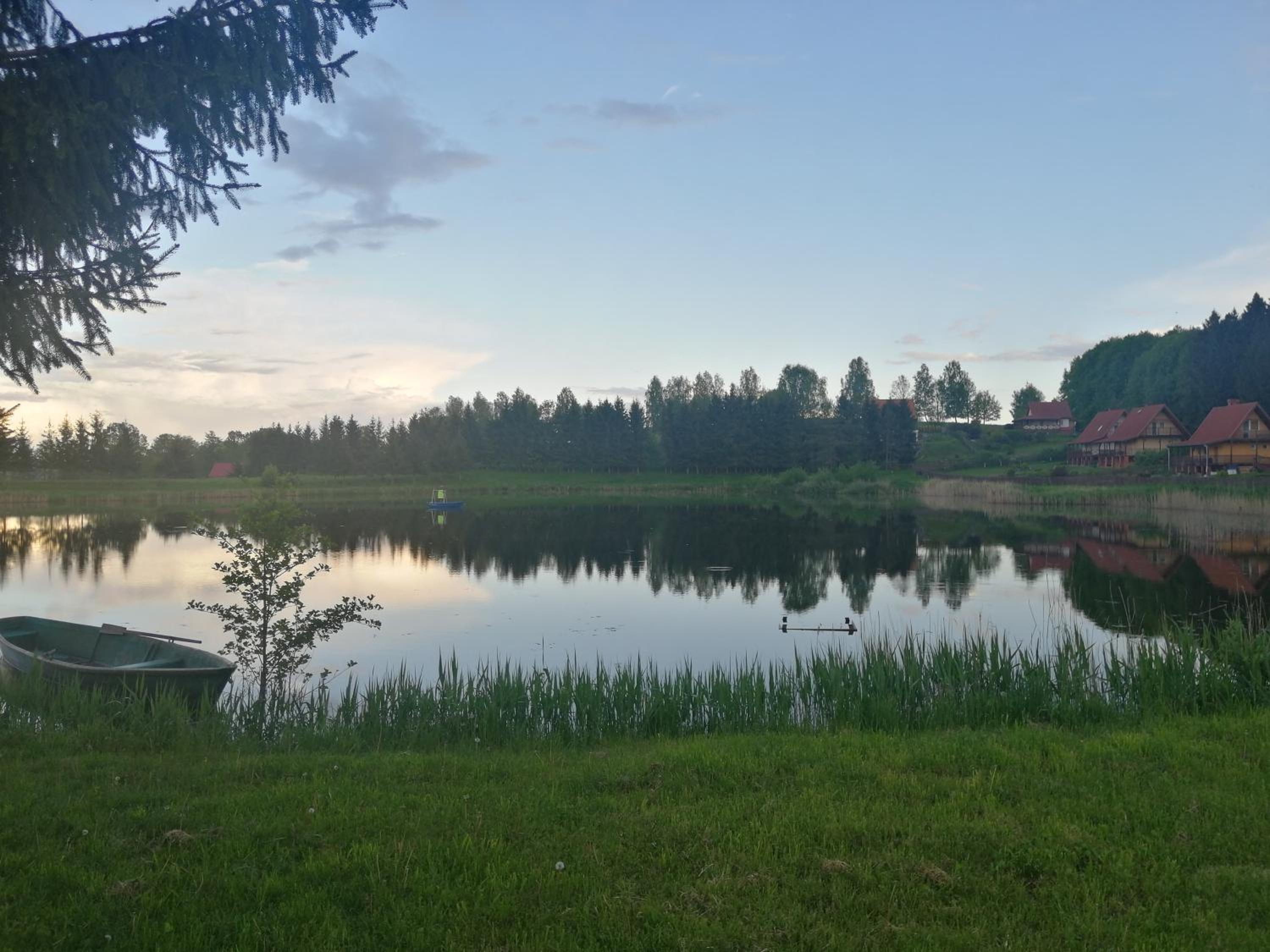 HEXAGON HONEY HOUSE+ prywatna plaża+jezioro+ stawy+ gospodarstwo+ pasieka view 4