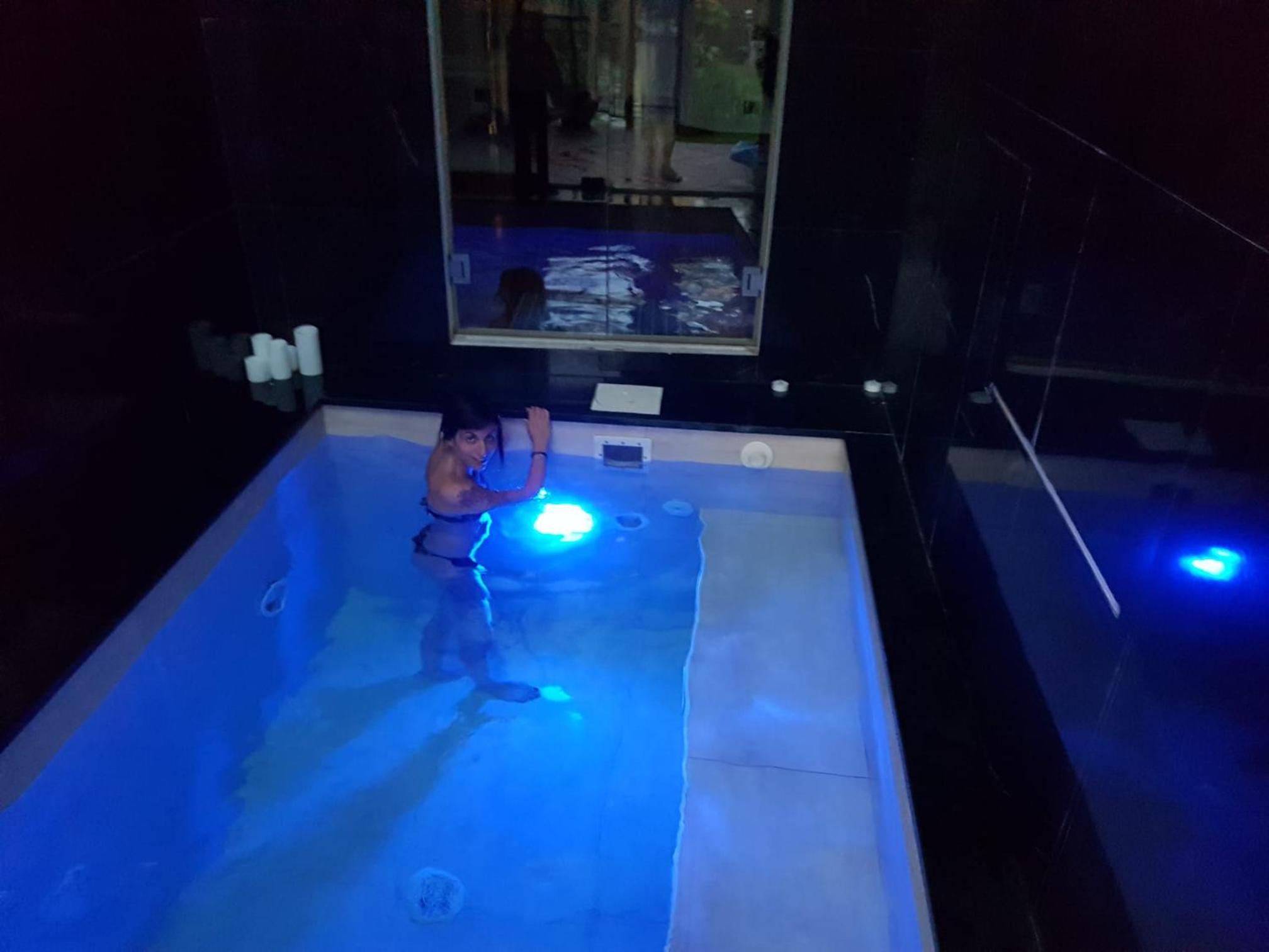 La casa con piscina riscaldata interna ANNA LUXURY GARDEN photo 2