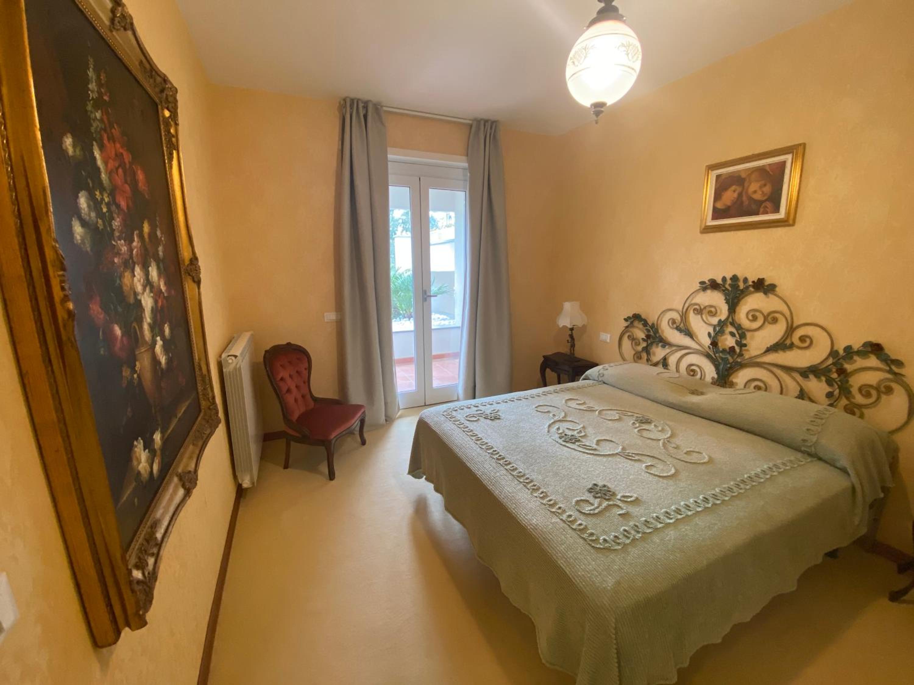 Appartamenti in villa con piscina view 4