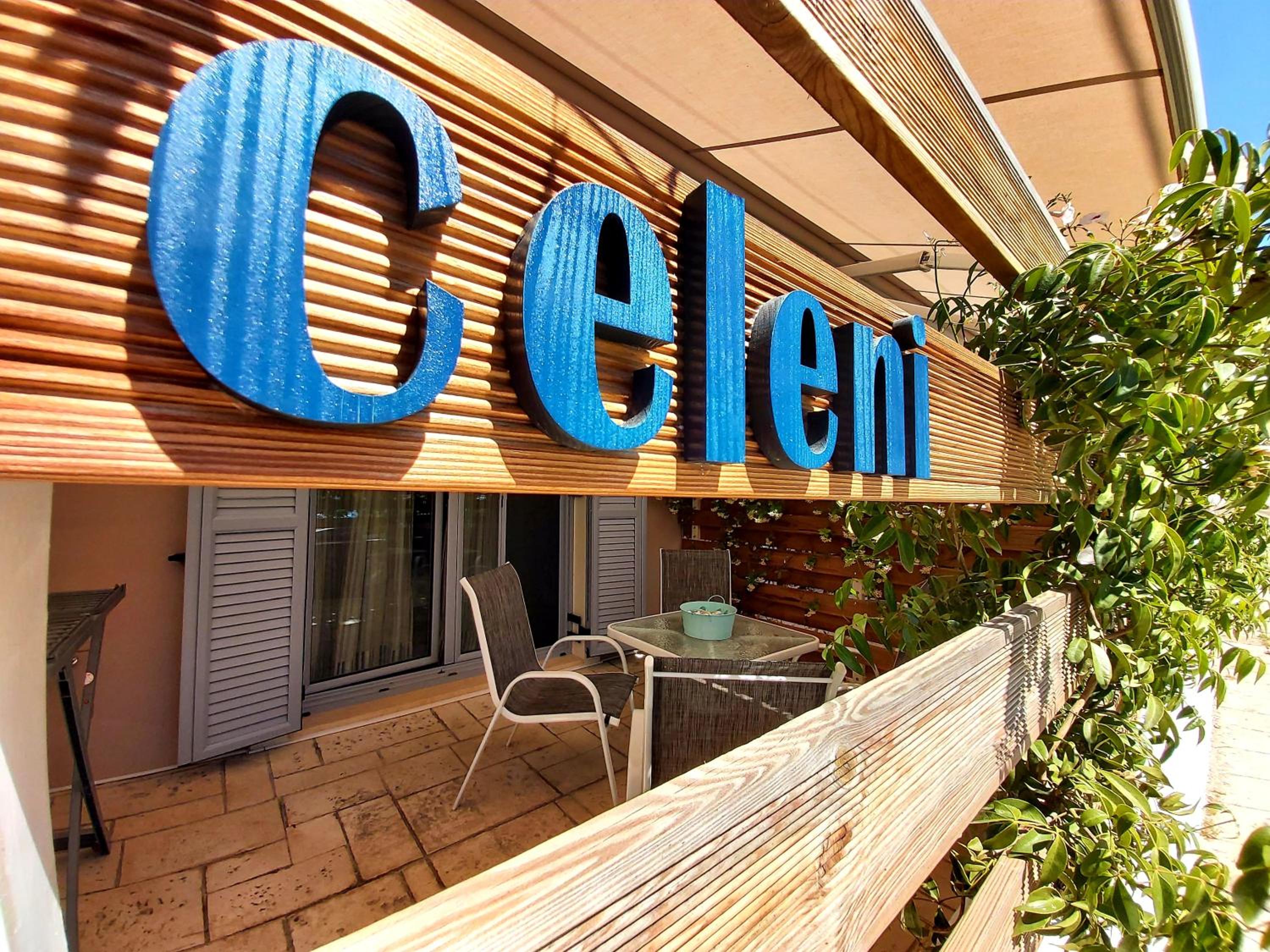 Celeni Apartments