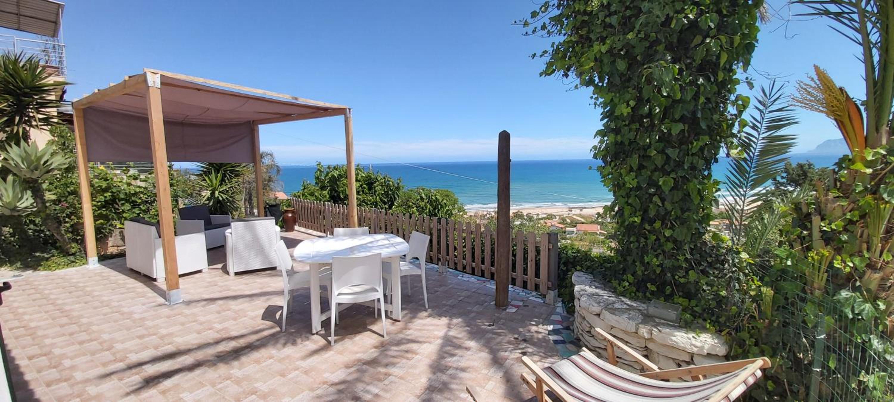 Villa Anna, con patio vista mare view 5